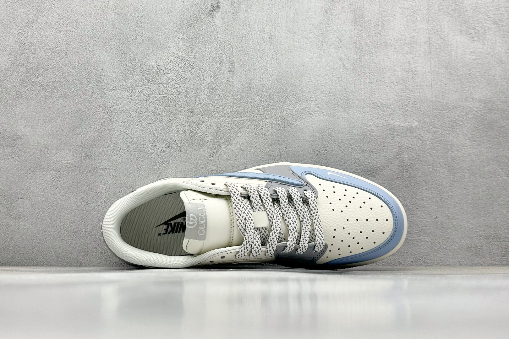 终端放店
XC版 Travis Scott x Fragment Design x Air Jorda