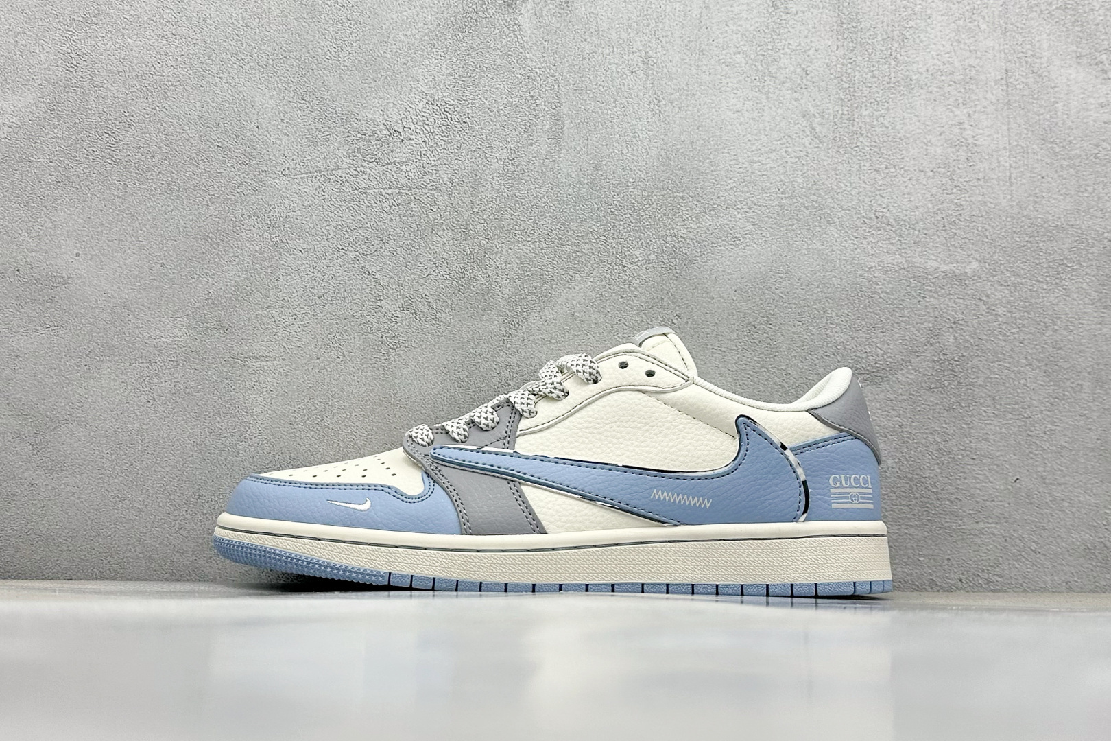 终端放店
XC版 Travis Scott x Fragment Design x Air Jorda