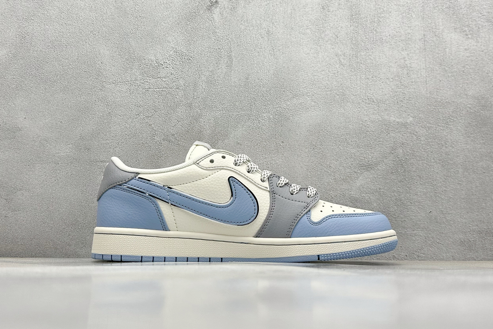 终端放店
XC版 Travis Scott x Fragment Design x Air Jorda