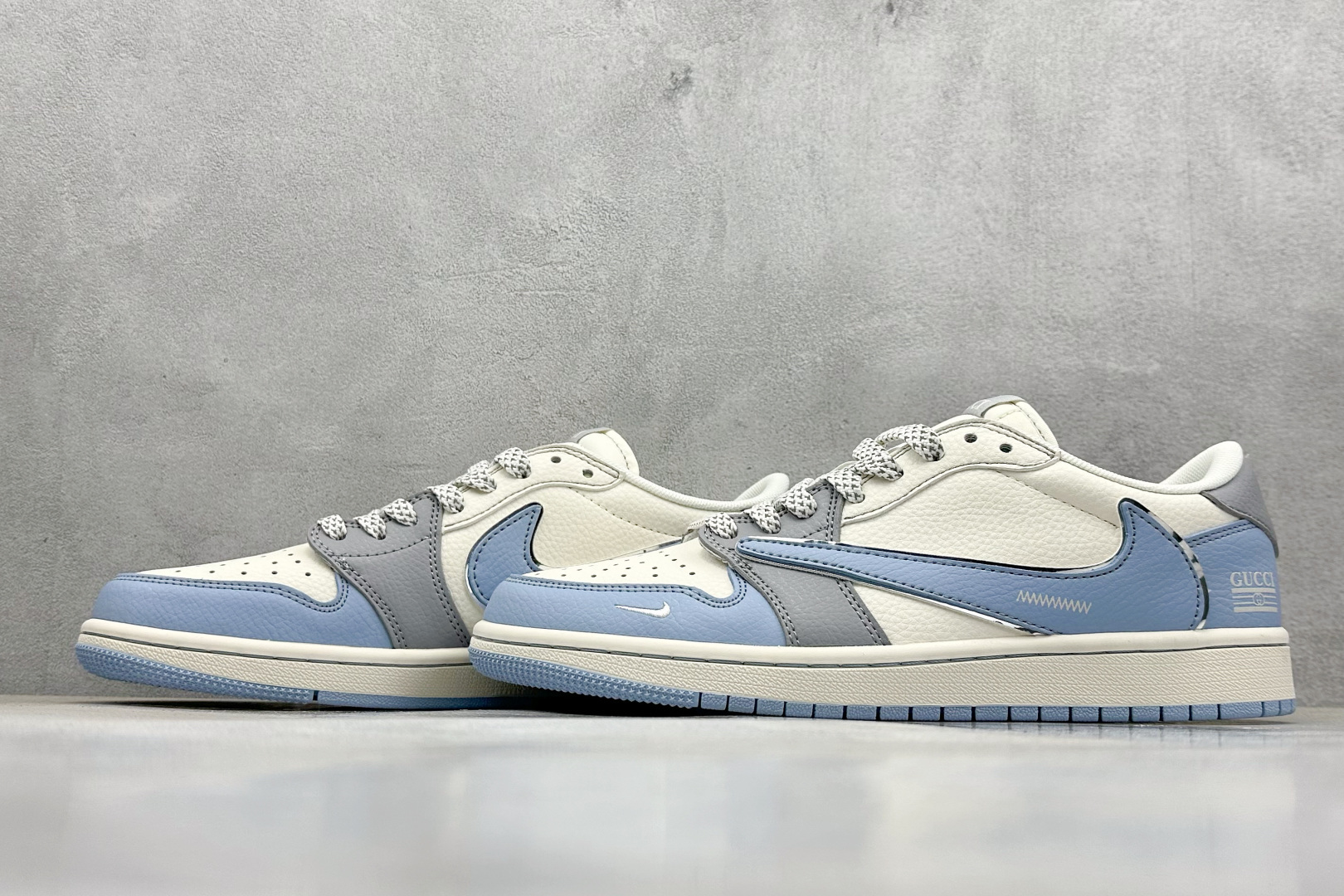 终端放店
XC版 Travis Scott x Fragment Design x Air Jorda