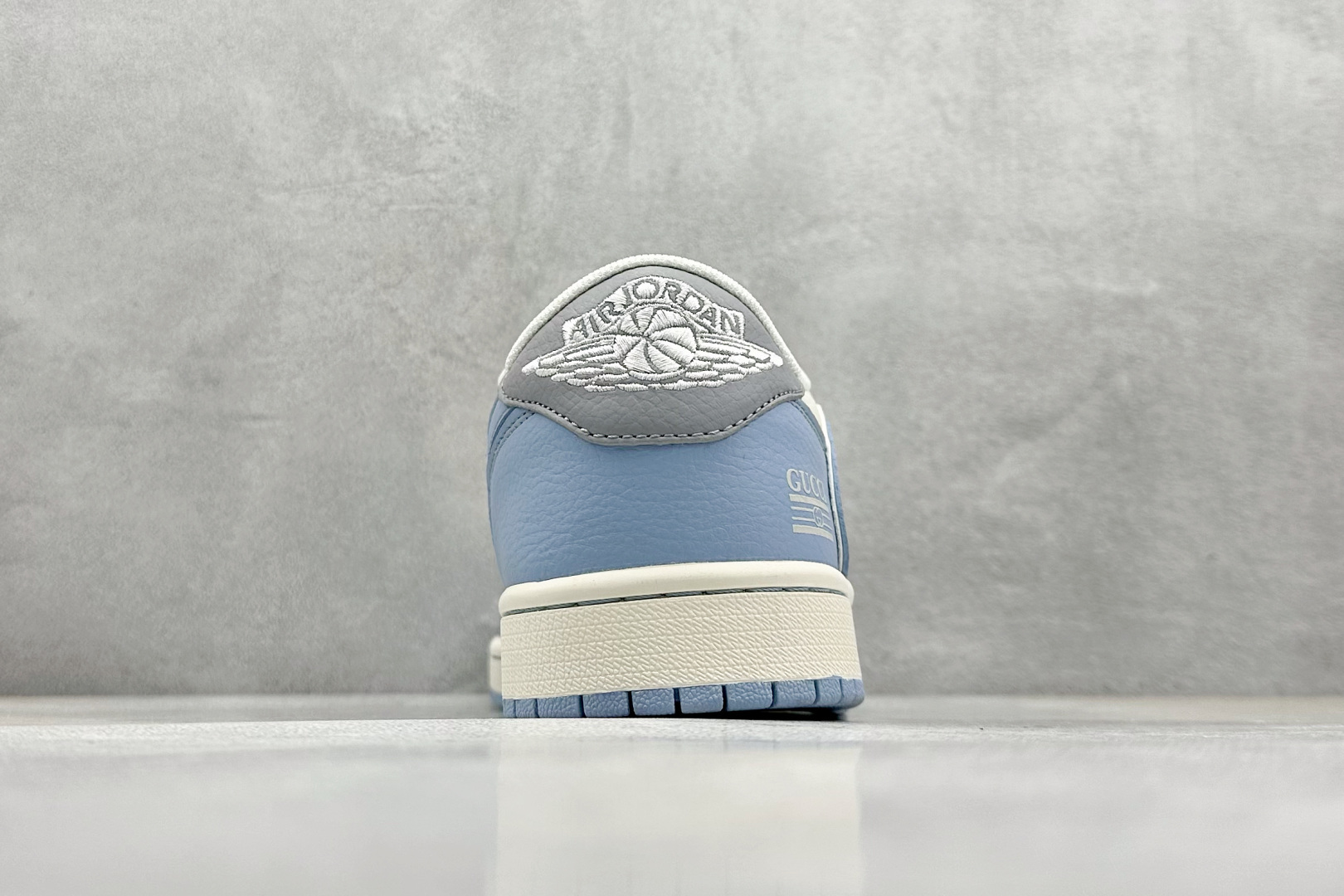 终端放店
XC版 Travis Scott x Fragment Design x Air Jorda