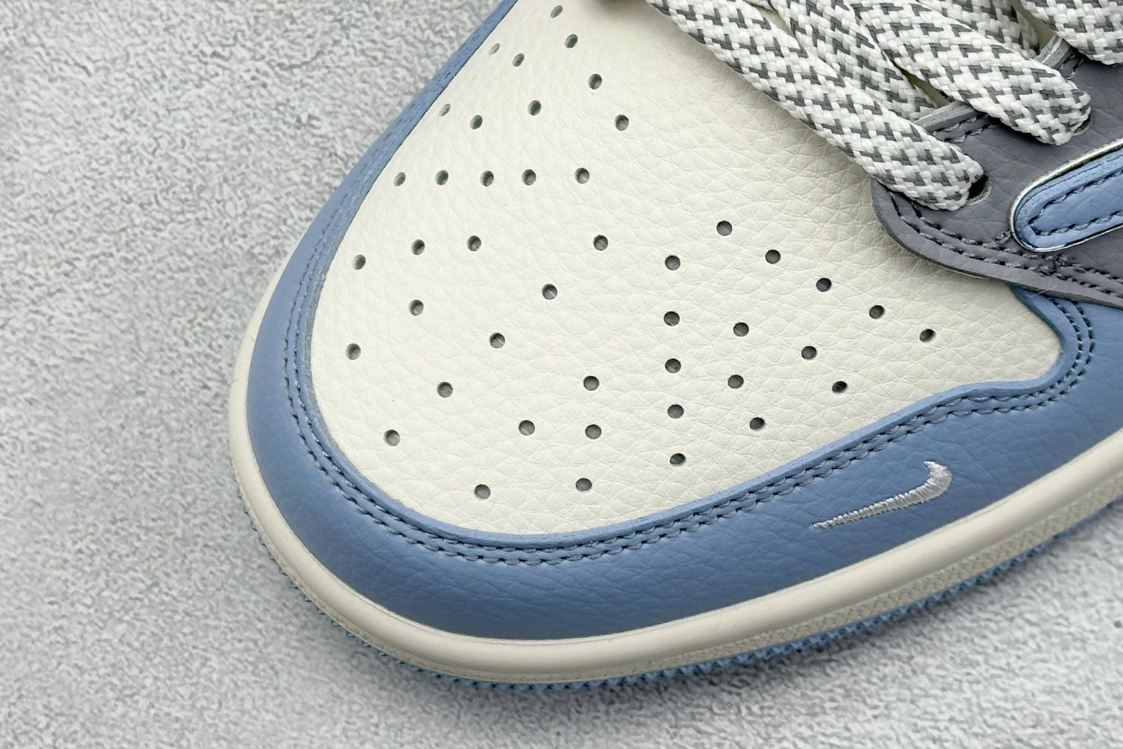 终端放店
XC版 Travis Scott x Fragment Design x Air Jorda