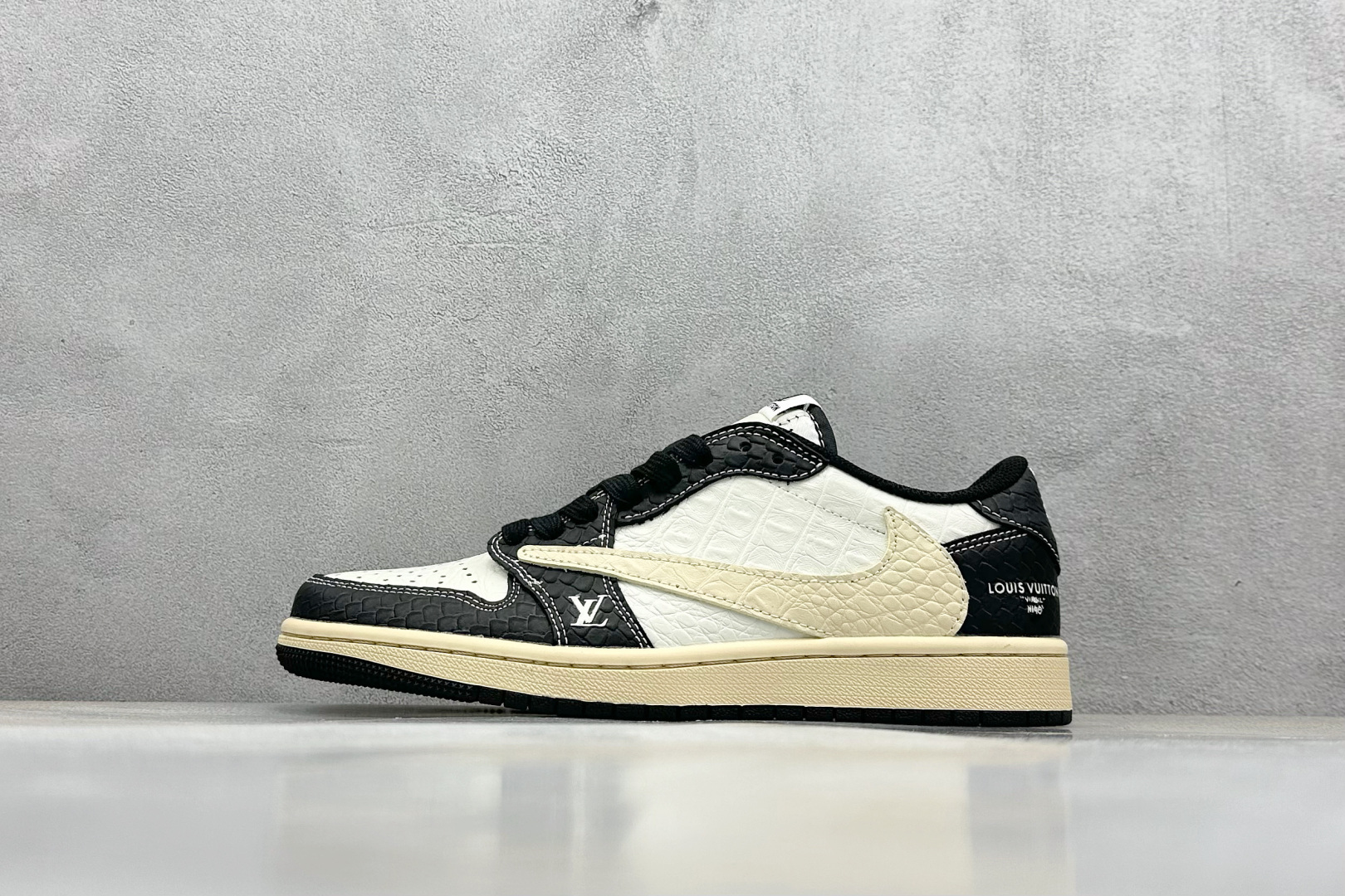 终端放店
XC版 Travis Scott x Fragment Design x Air Jorda