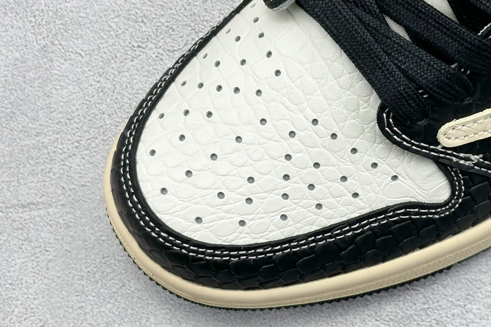 终端放店
XC版 Travis Scott x Fragment Design x Air Jorda