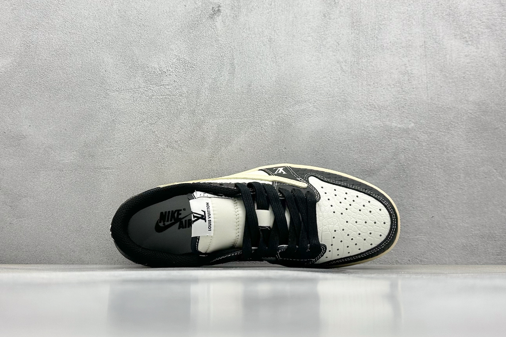 终端放店
XC版 Travis Scott x Fragment Design x Air Jorda