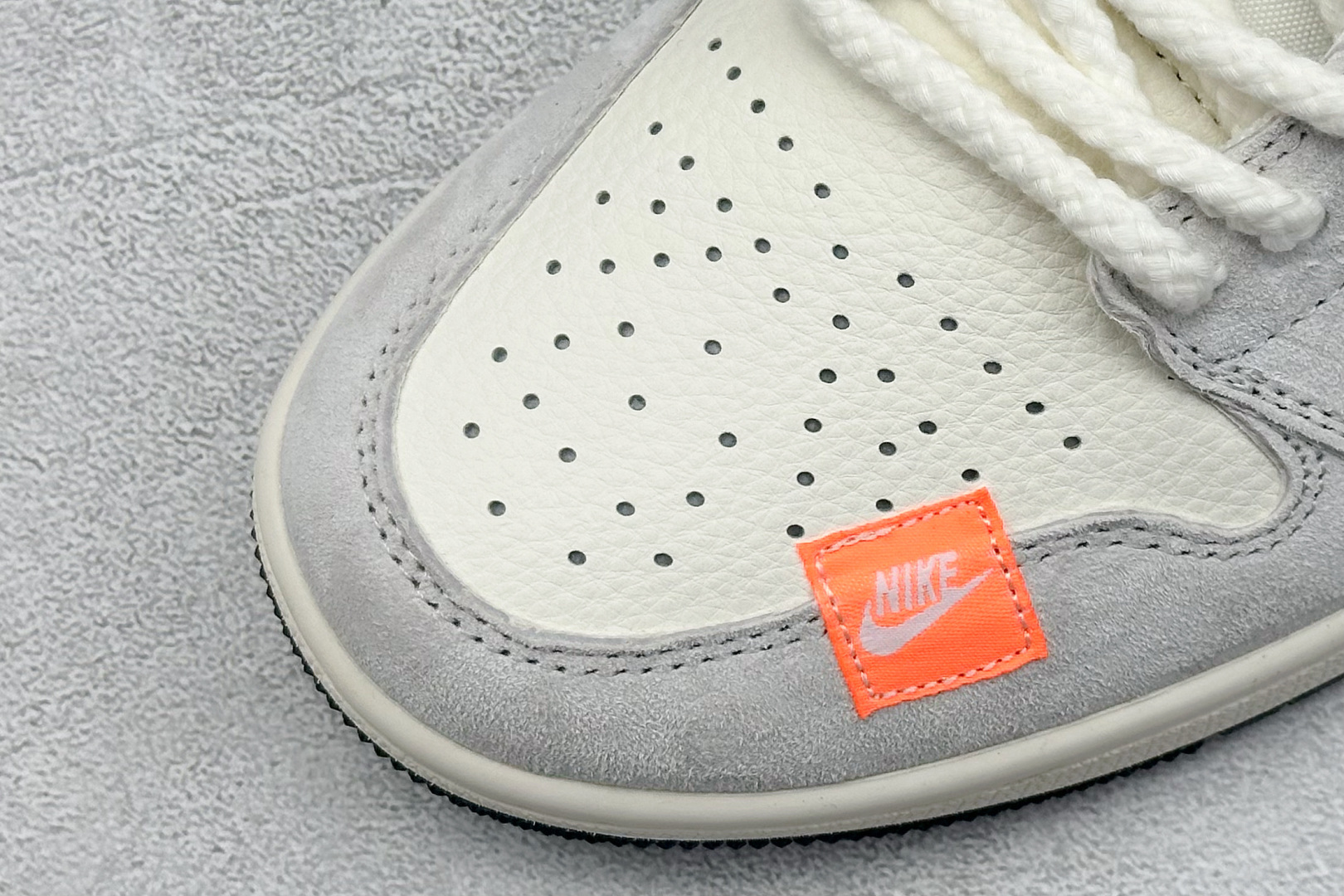  终端放店
XC版 Air Jordan 1 Low AJ1 乔1 斯图西联名 猪八深蓝勾 高端定制 低