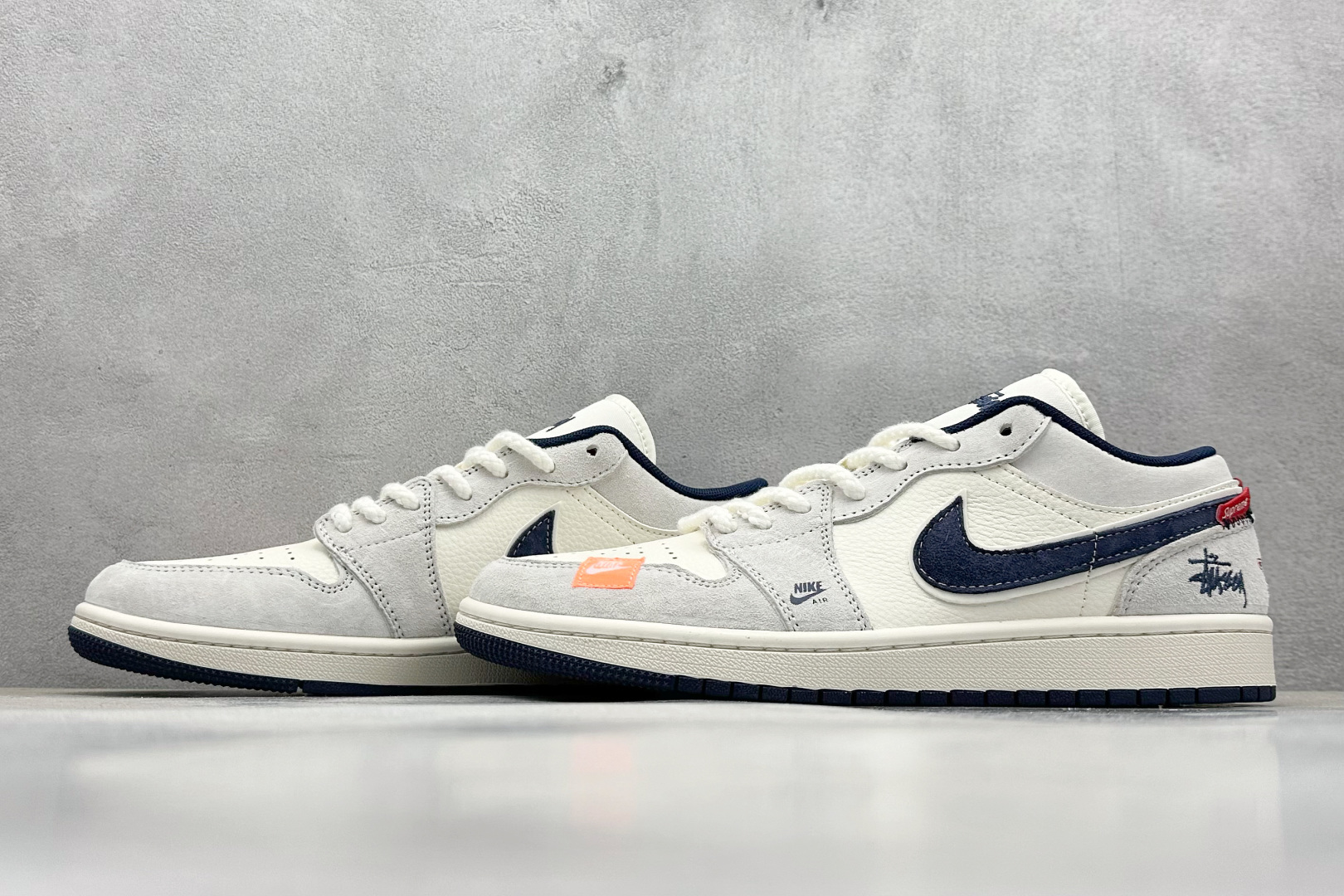 终端放店
XC版 Air Jordan 1 Low AJ1 乔1 斯图西联名 猪八深蓝勾 高端定制 低