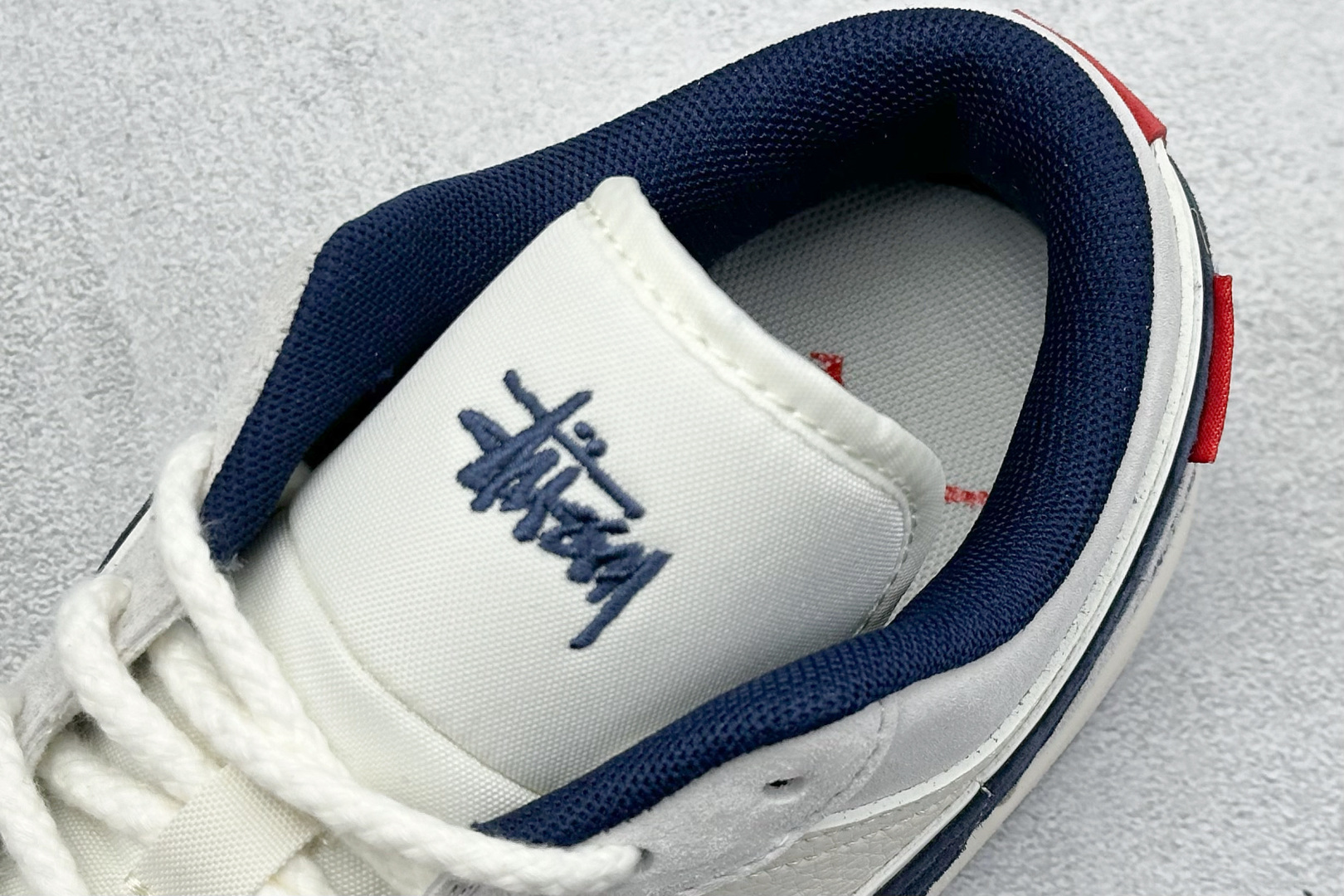  终端放店
XC版 Air Jordan 1 Low AJ1 乔1 斯图西联名 猪八深蓝勾 高端定制 低