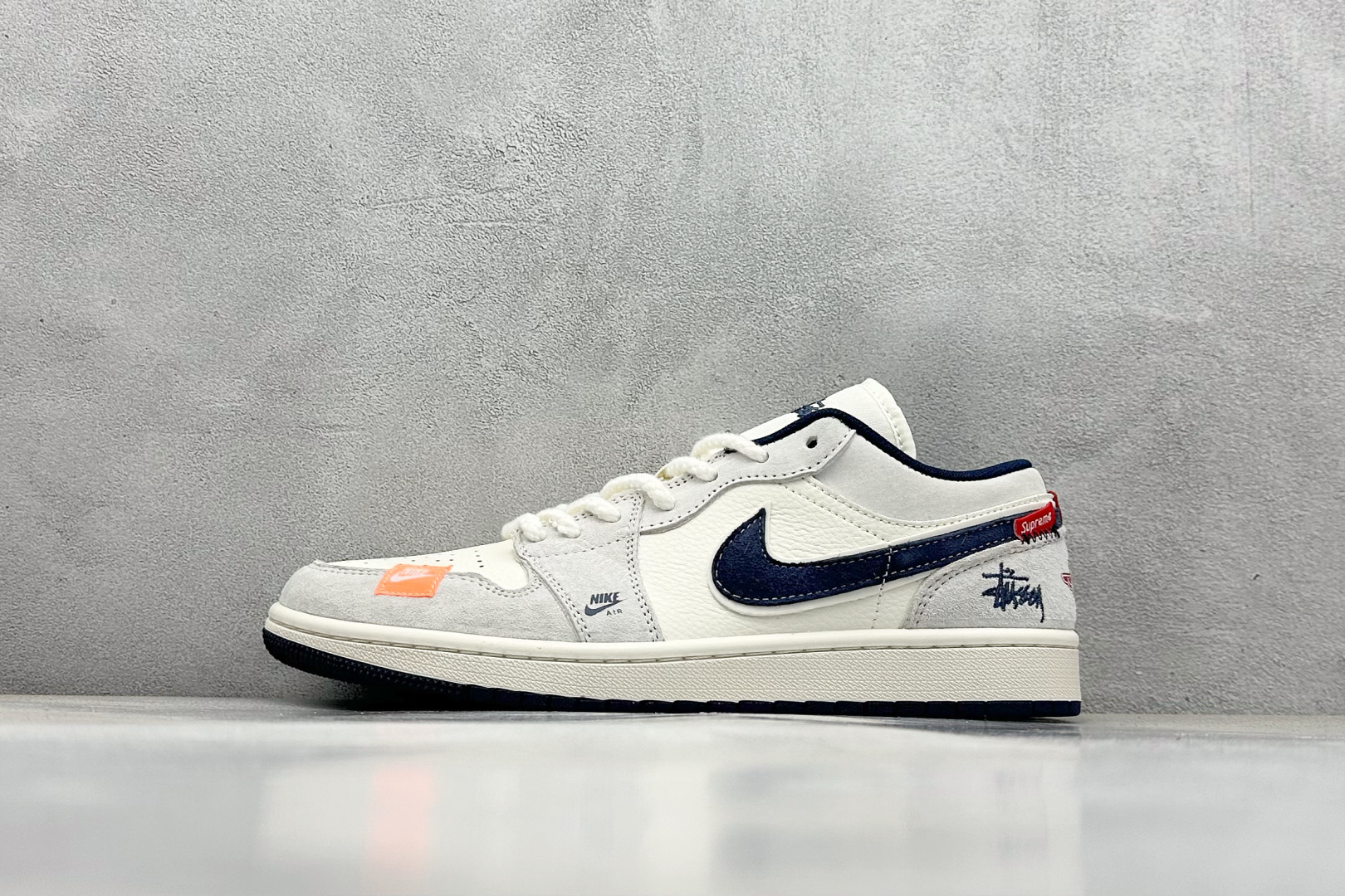 终端放店
XC版 Air Jordan 1 Low AJ1 乔1 斯图西联名 猪八深蓝勾 高端定制 低