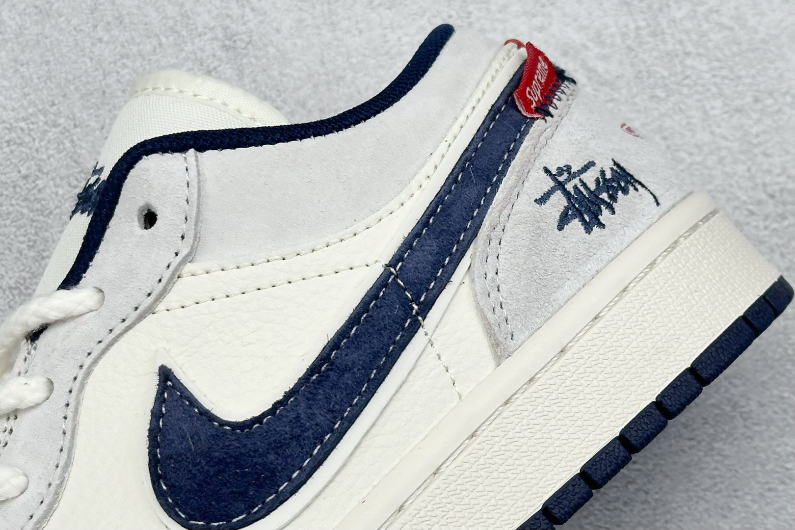  终端放店
XC版 Air Jordan 1 Low AJ1 乔1 斯图西联名 猪八深蓝勾 高端定制 低