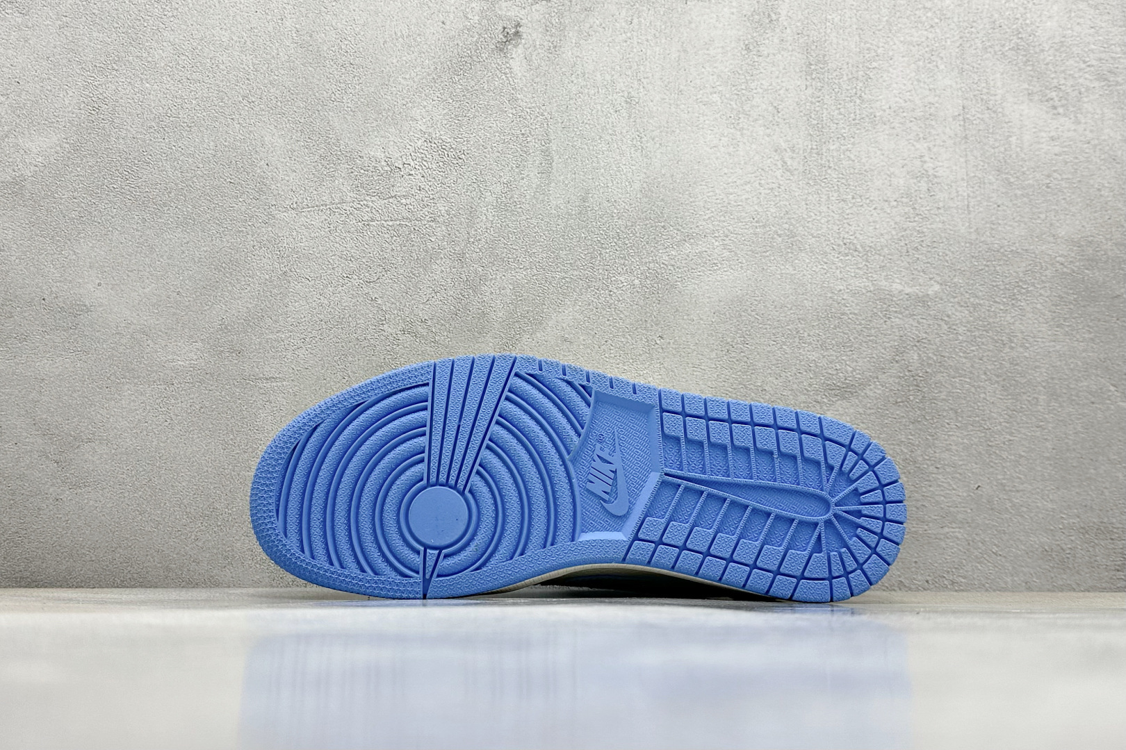 终端放店
XC版 Travis Scott x Fragment Design x Air Jorda