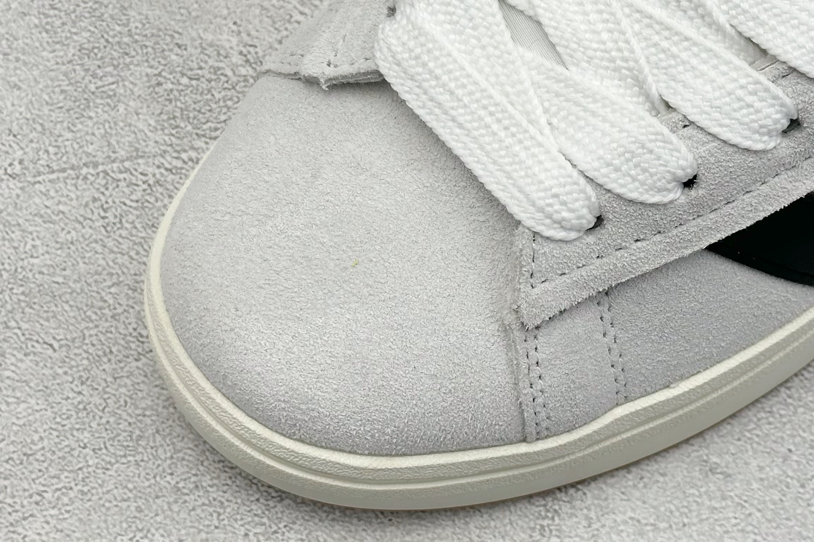  
Adidas GRAND COURT ALPHA 白色
复古潮流休闲面包鞋 原装纯原级
生生不息的经
