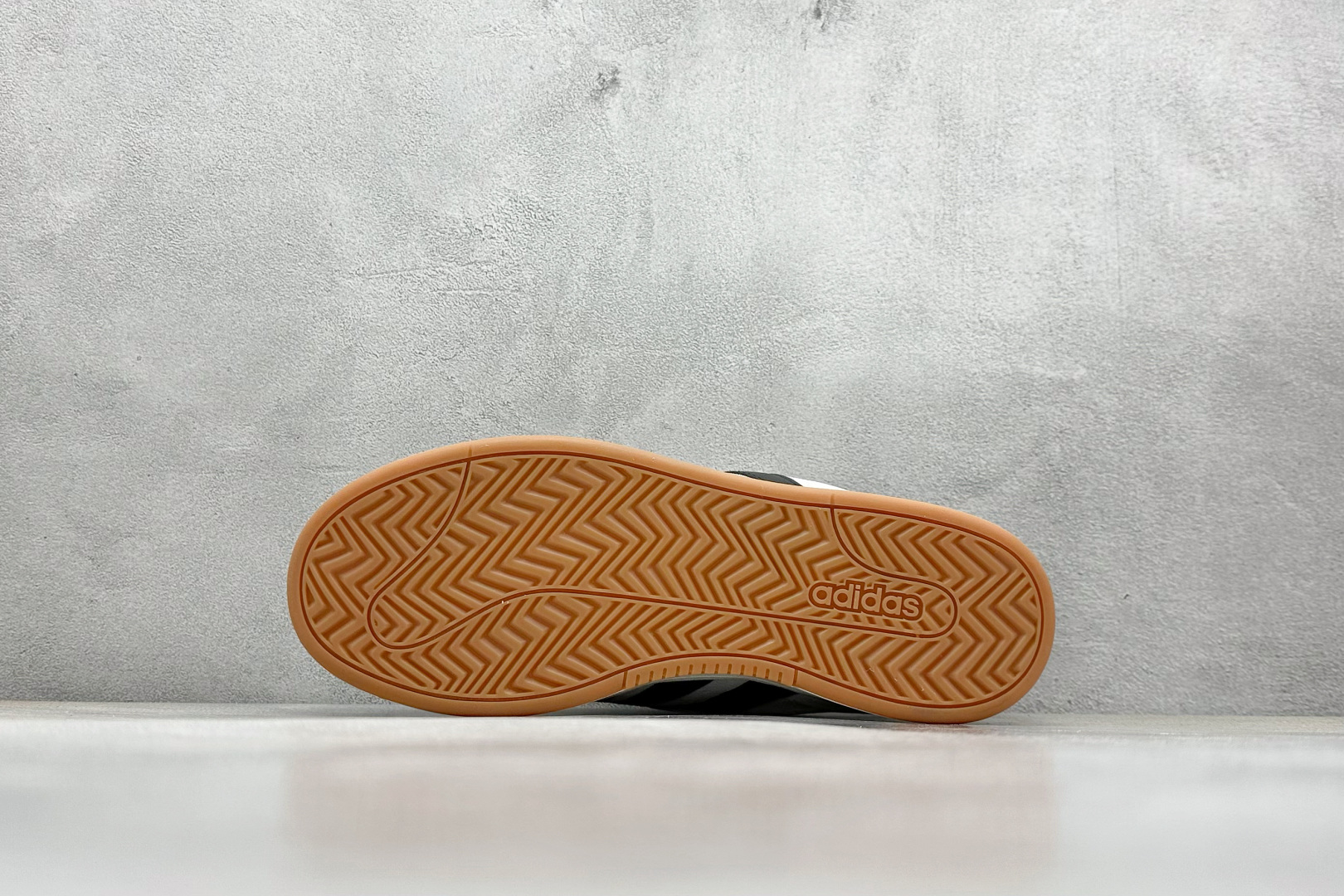  
Adidas GRAND COURT ALPHA 白色
复古潮流休闲面包鞋 原装纯原级
生生不息的经