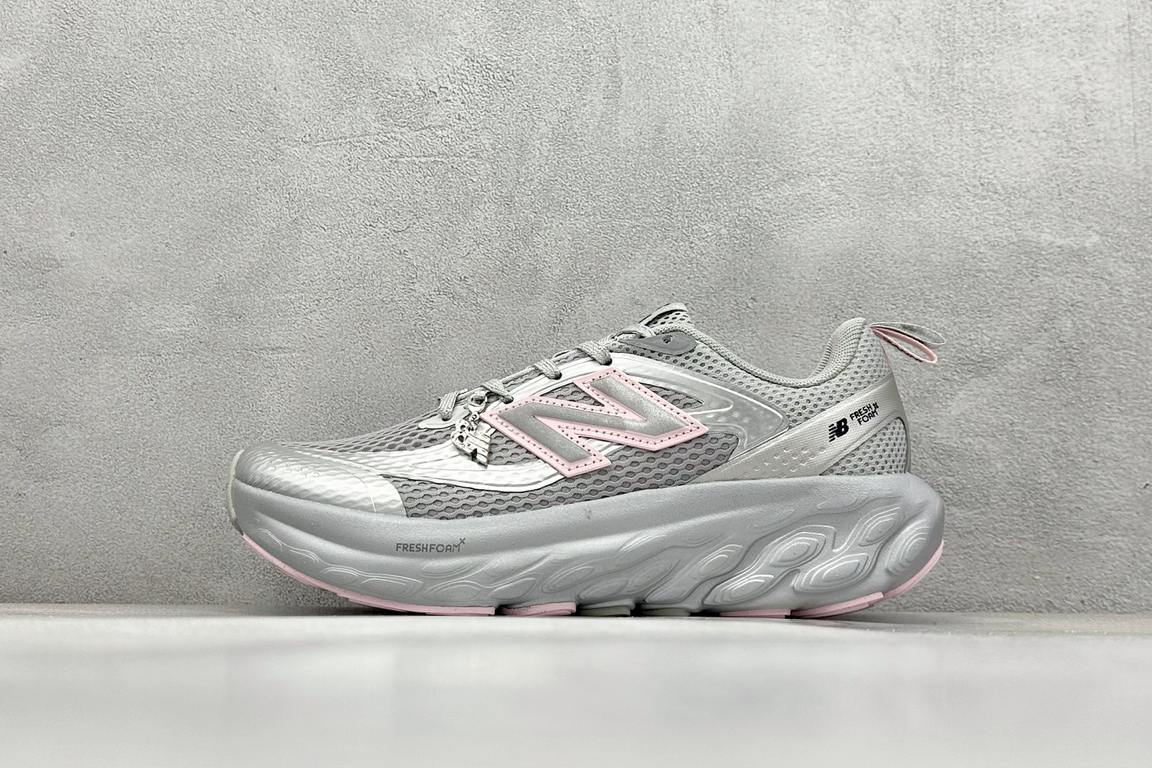  
New Balance NB Fresh Foam Evoz
舒适耐磨低帮跑步鞋 
受到Fresh 