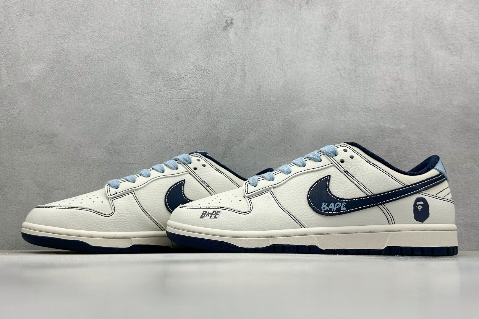  
Nike SB Dunk Low x BAPE 白蓝
纯原大厂出品 极力推荐
原装头层材料 独家版型