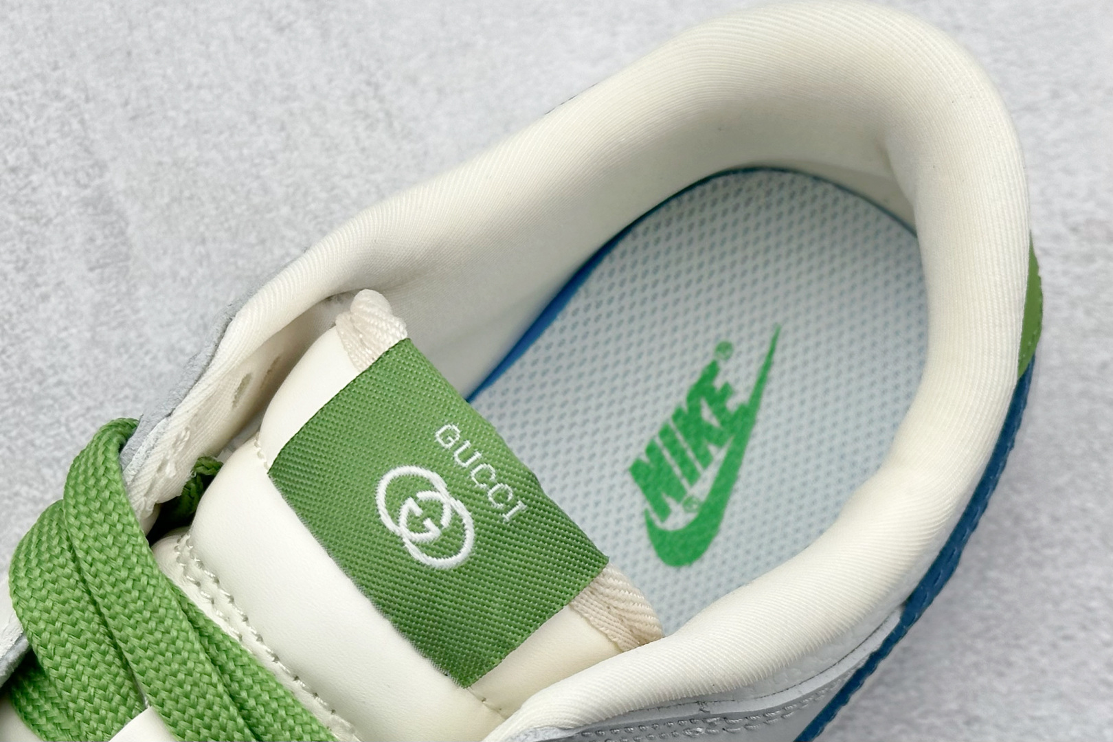  
Nike SB Dunk Low x GUCCI 白灰绿小钩
纯原大厂出品 极力推荐
原装头层材料 