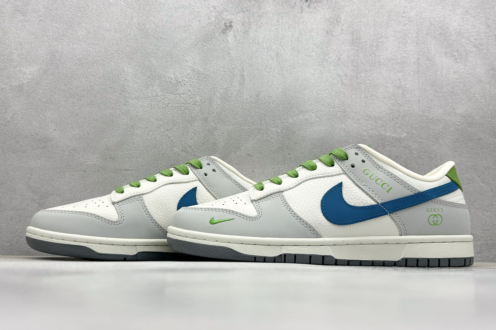  
Nike SB Dunk Low x GUCCI 白灰绿小钩
纯原大厂出品 极力推荐
原装头层材料 