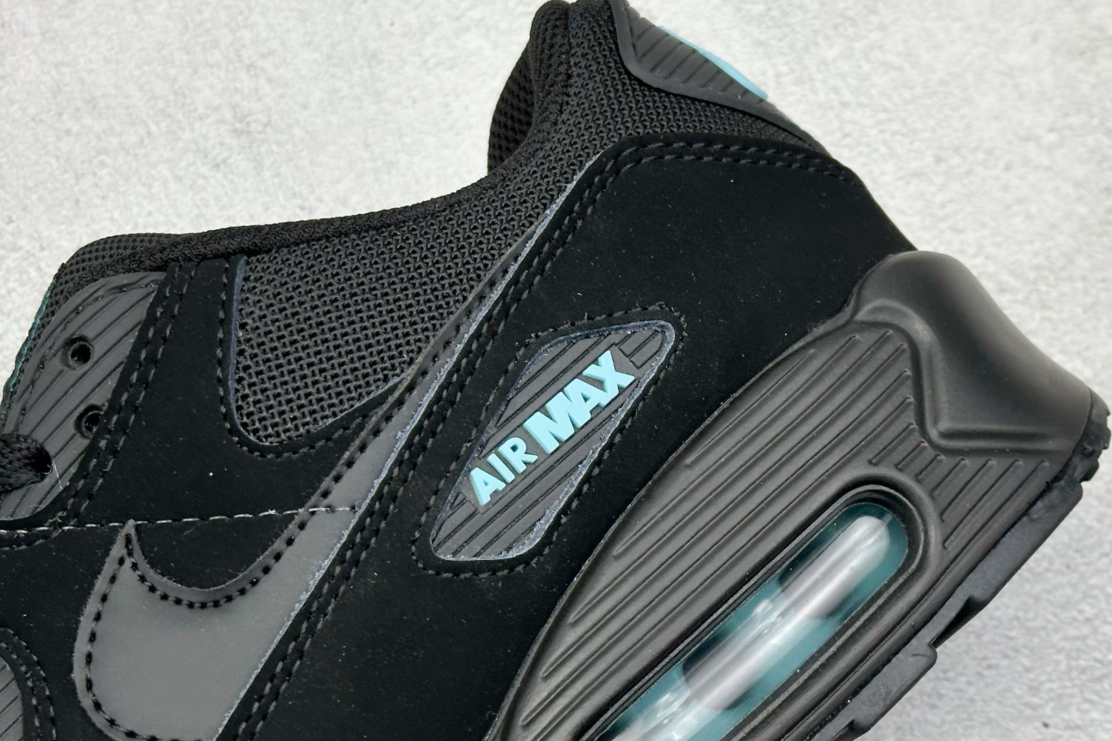  
Nike Air Max 90 耐克复古气垫跑鞋 

货号：HV6224-001
尺码：36 36