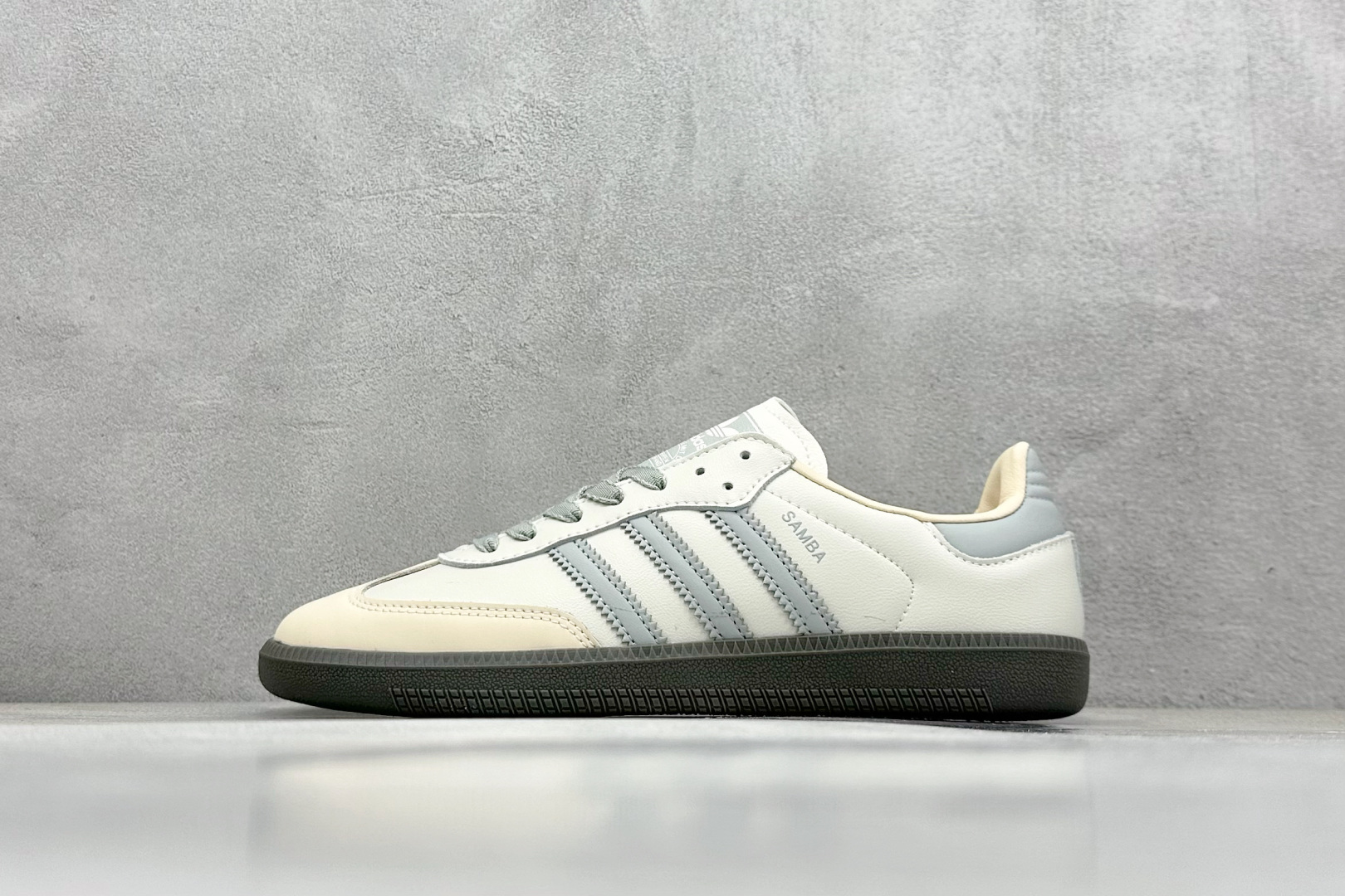  
YH版 Adidas Samba OG 阿迪三叶草休闲板鞋
#原厂原数据版型 原厂皮料切割干净无任