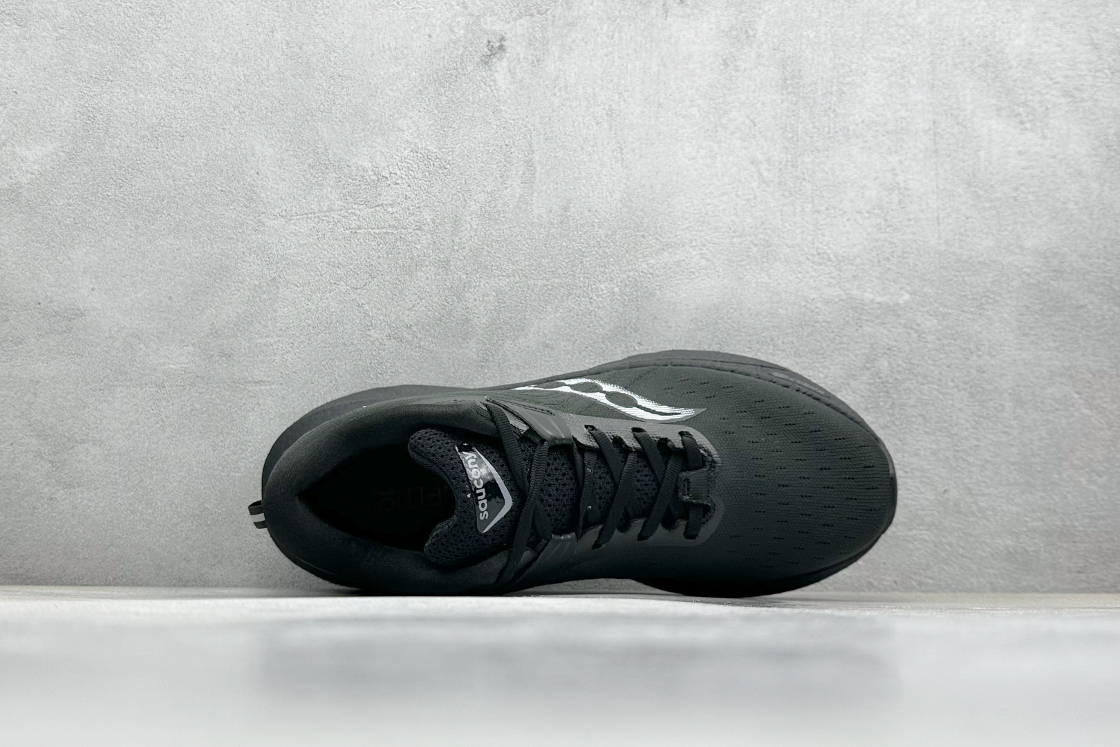 XL版 Saucony Triumph 索康尼胜利22代旗舰级缓震型跑鞋
性能相比前几代再升级:鞋