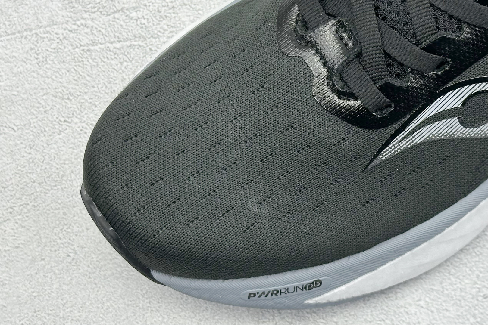 XL版 Saucony Triumph 索康尼胜利22代旗舰级缓震型跑鞋
性能相比前几代再升级:鞋