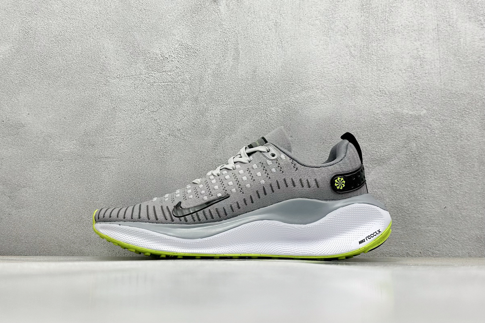 奥莱福利 
NIKE Zoom React Infinity Run Fk 4
马拉松机能风格运动鞋 
