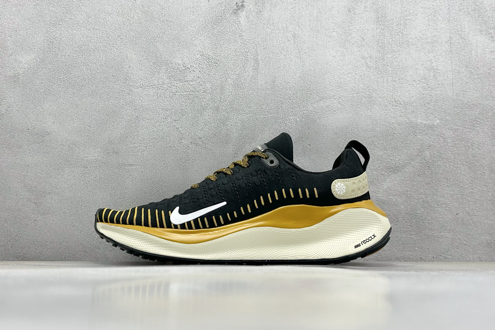 奥莱福利 
NIKE Zoom React Infinity Run Fk 4
马拉松机能风格运动鞋 
