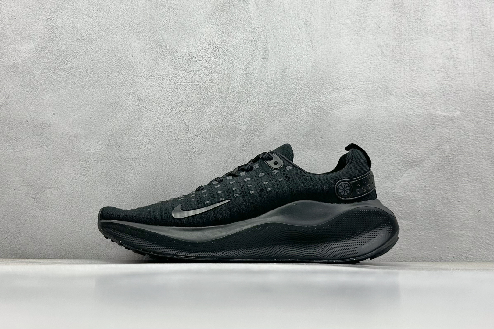 奥莱福利 
NIKE Zoom React Infinity Run Fk 4
马拉松机能风格运动鞋 
