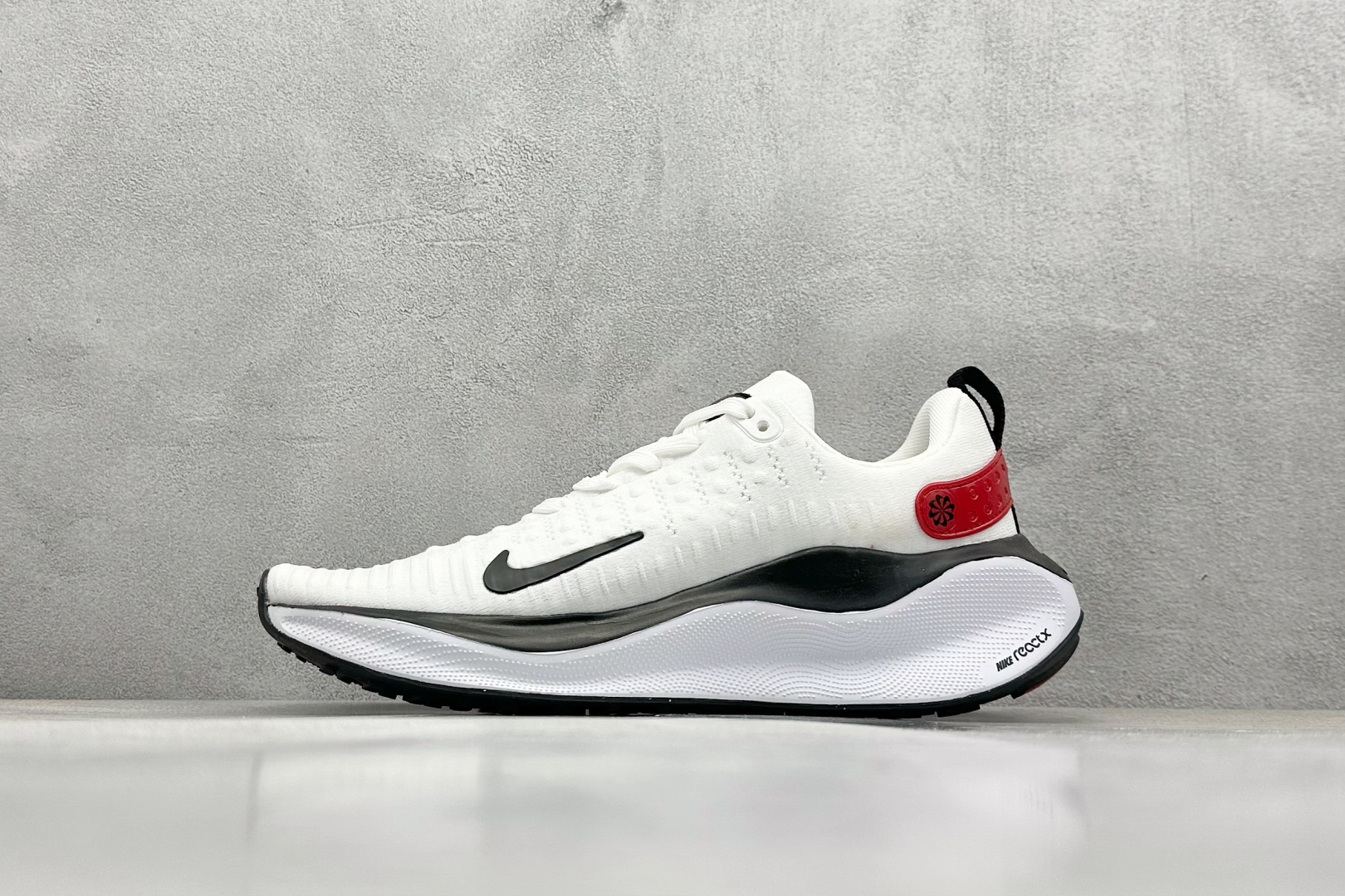 奥莱福利 
NIKE Zoom React Infinity Run Fk 4
马拉松机能风格运动鞋 
