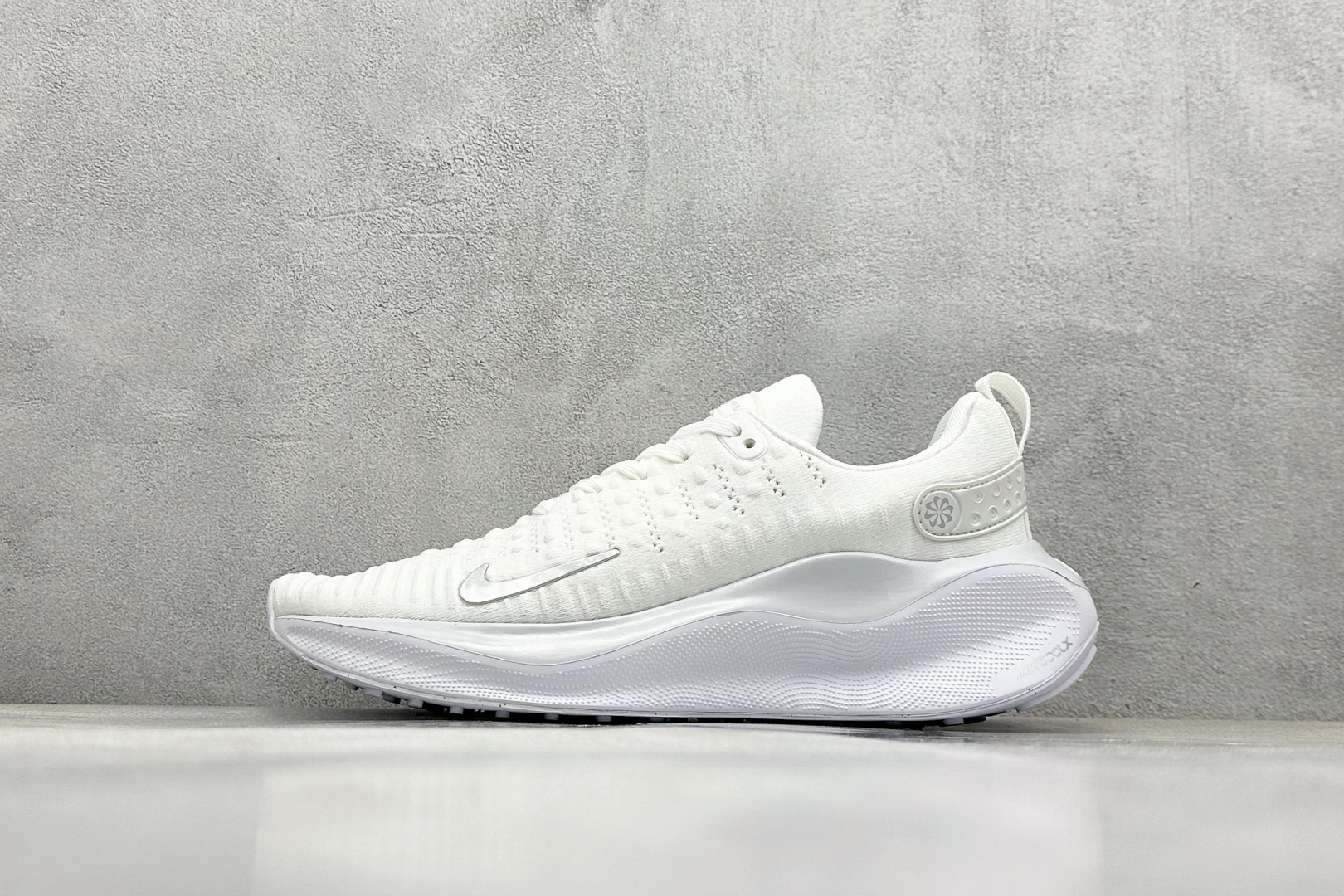 奥莱福利 
NIKE Zoom React Infinity Run Fk 4
马拉松机能风格运动鞋 
