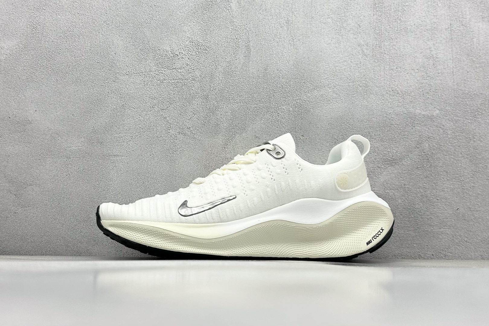 奥莱福利 
NIKE Zoom React Infinity Run Fk 4
马拉松机能风格运动鞋 
