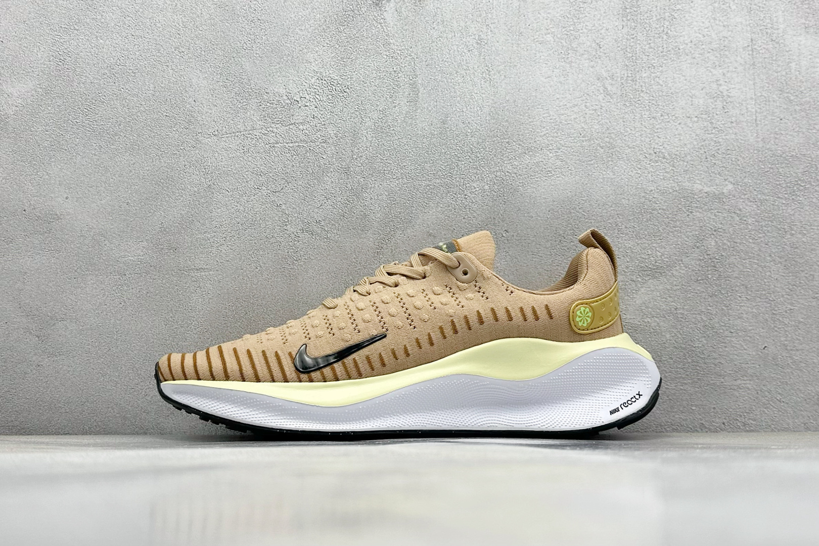 奥莱福利 
NIKE Zoom React Infinity Run Fk 4
马拉松机能风格运动鞋 
