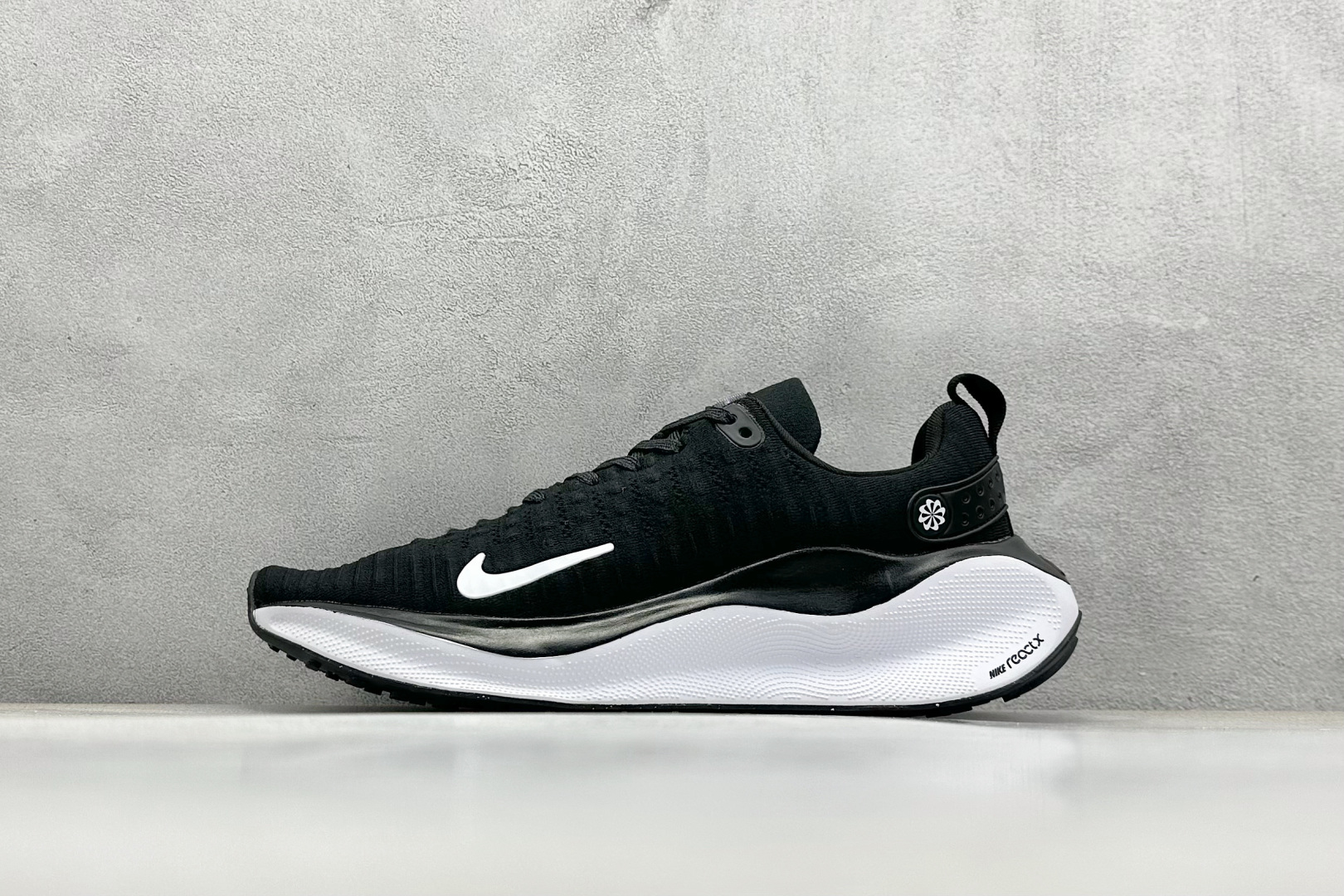 奥莱福利 
NIKE Zoom React Infinity Run Fk 4
马拉松机能风格运动鞋 
