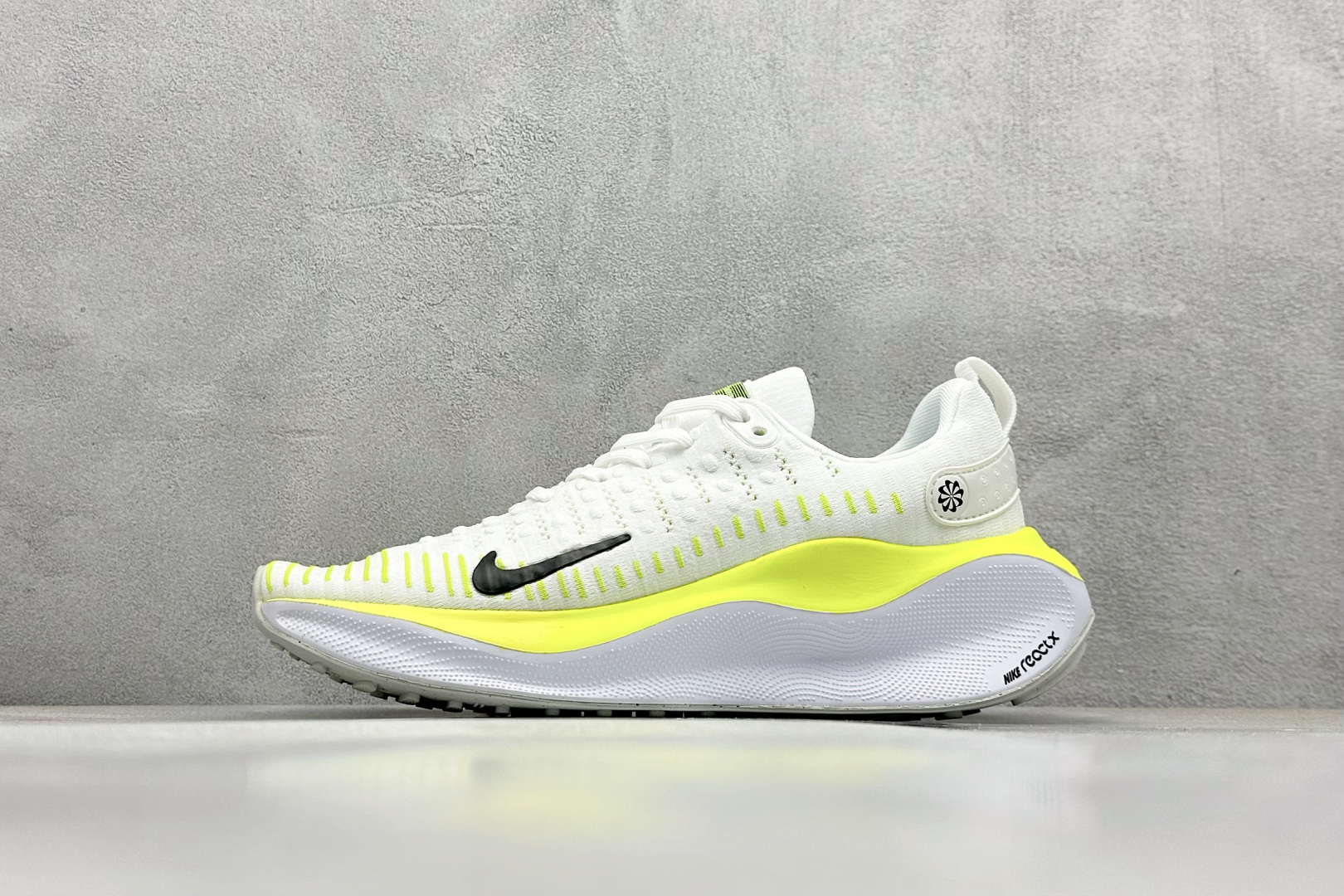 奥莱福利 
NIKE Zoom React Infinity Run Fk 4
马拉松机能风格运动鞋 
