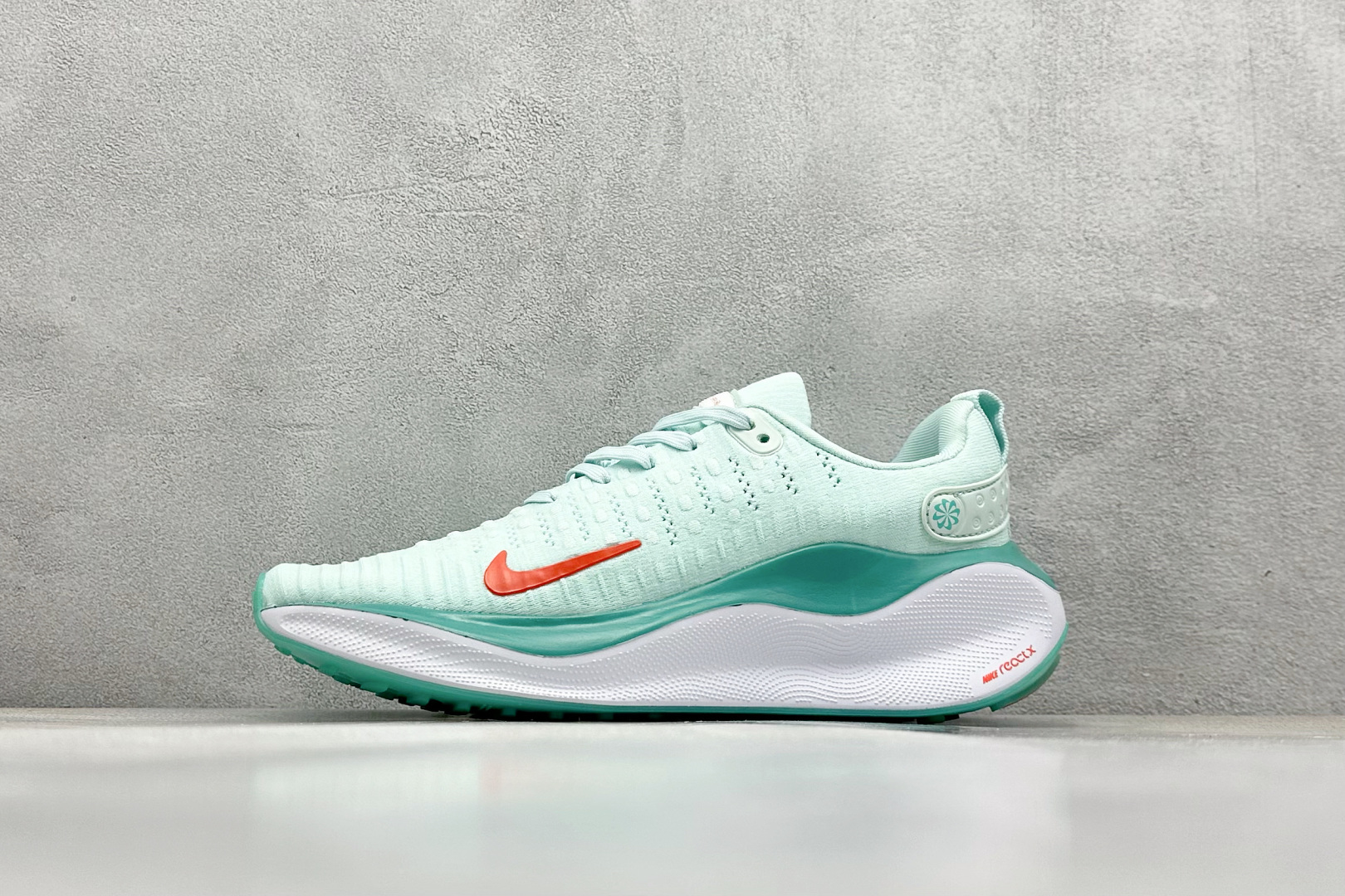 奥莱福利 
NIKE Zoom React Infinity Run Fk 4
马拉松机能风格运动鞋 
