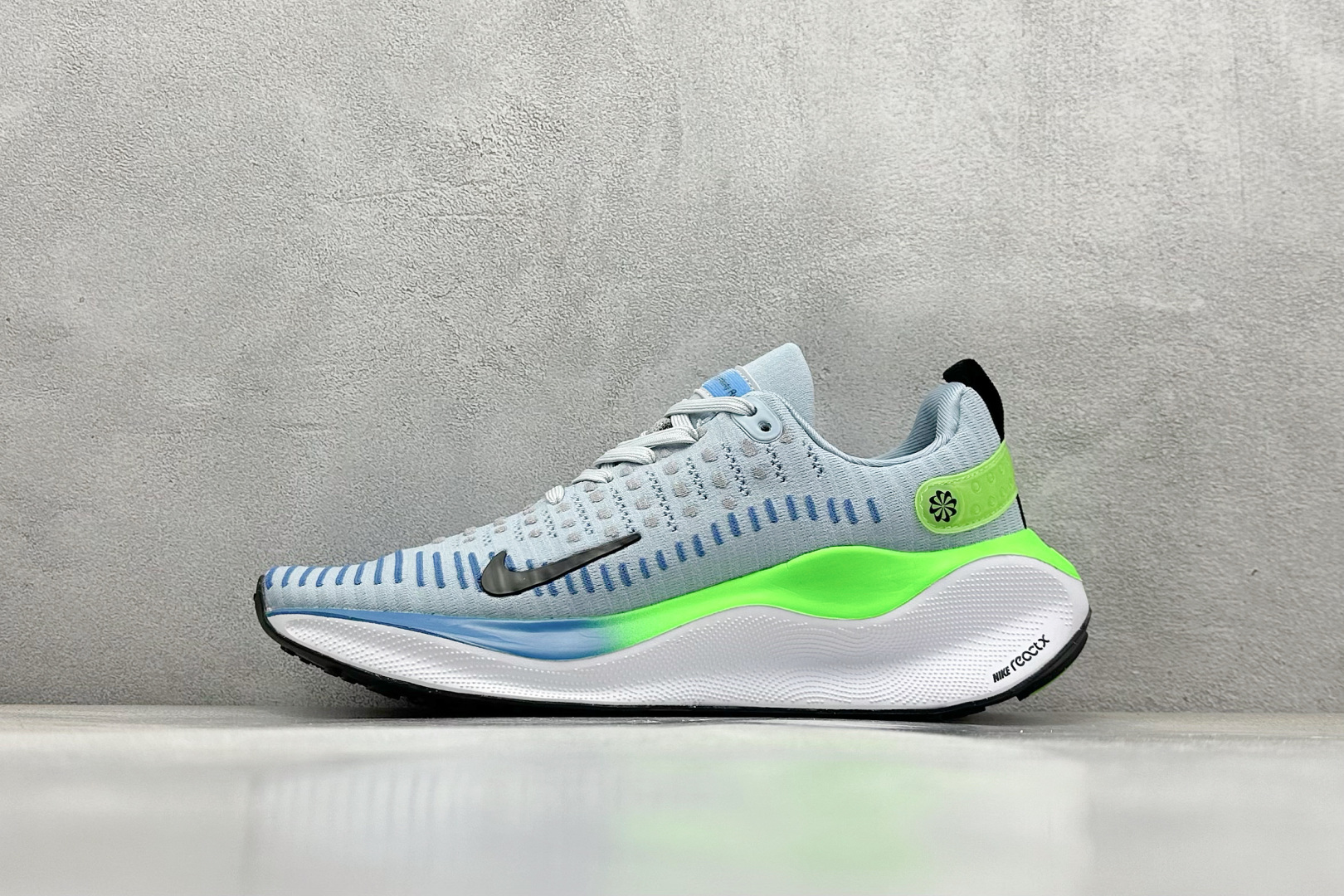 奥莱福利 
NIKE Zoom React Infinity Run Fk 4
马拉松机能风格运动鞋 
