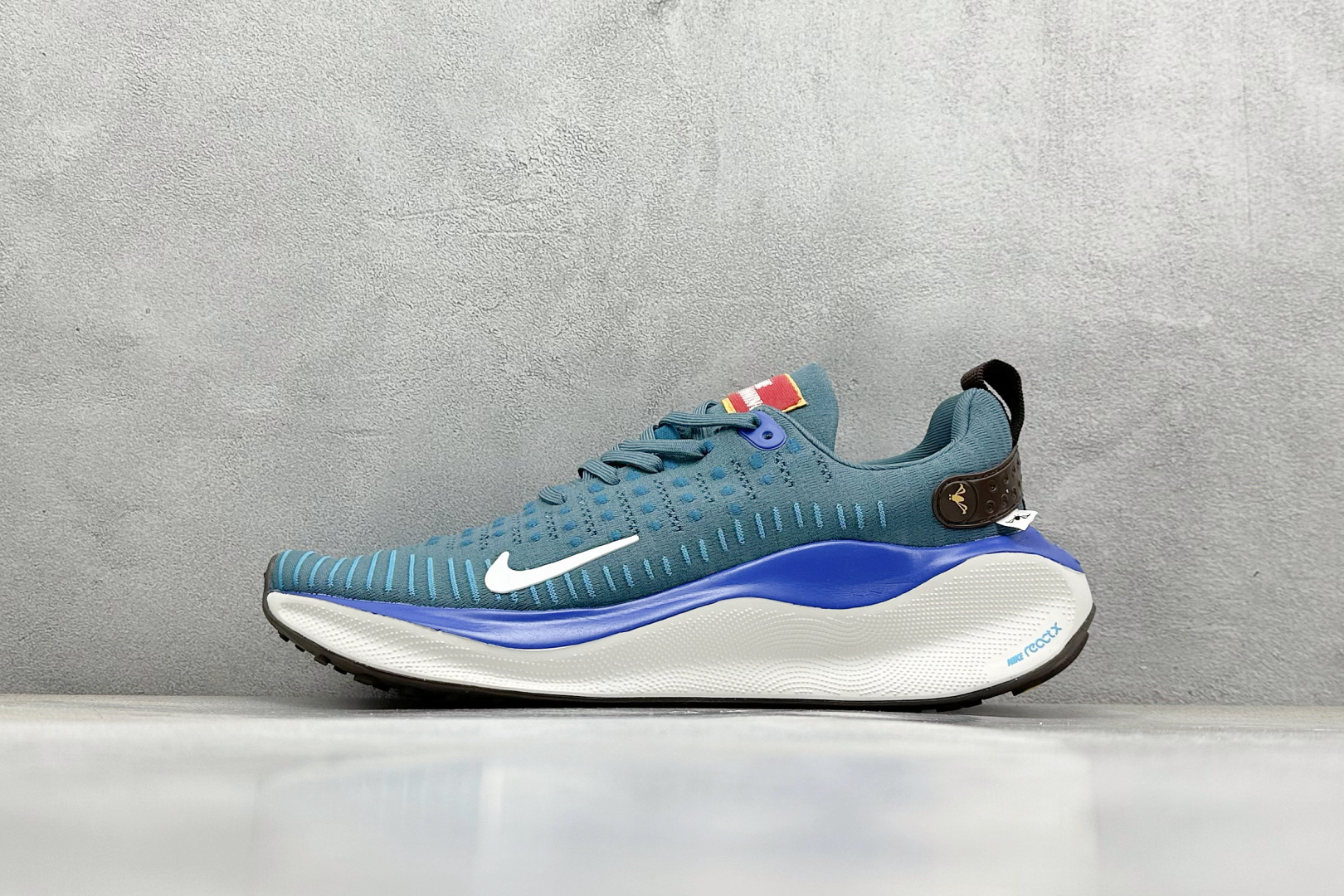 奥莱福利 
NIKE Zoom React Infinity Run Fk 4
马拉松机能风格运动鞋 
