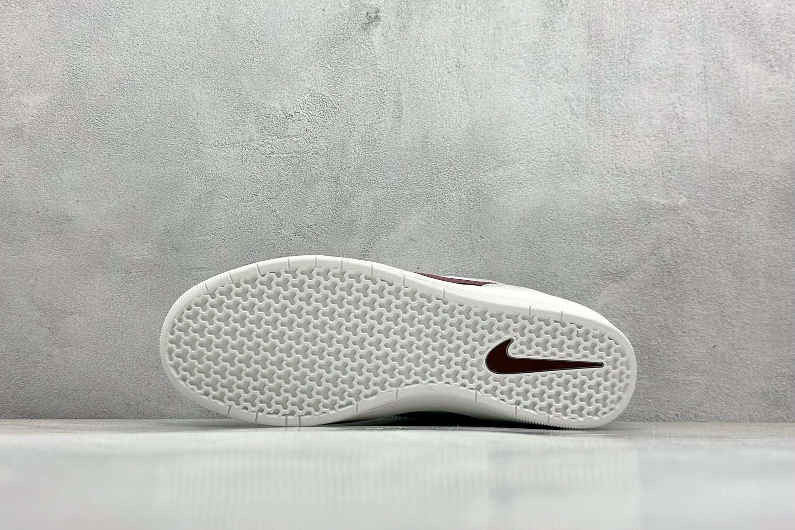  终端放店
FS版 Nike SB Force 58 硫化杯底 传统篮球风格 原楦版型
Nike SB 