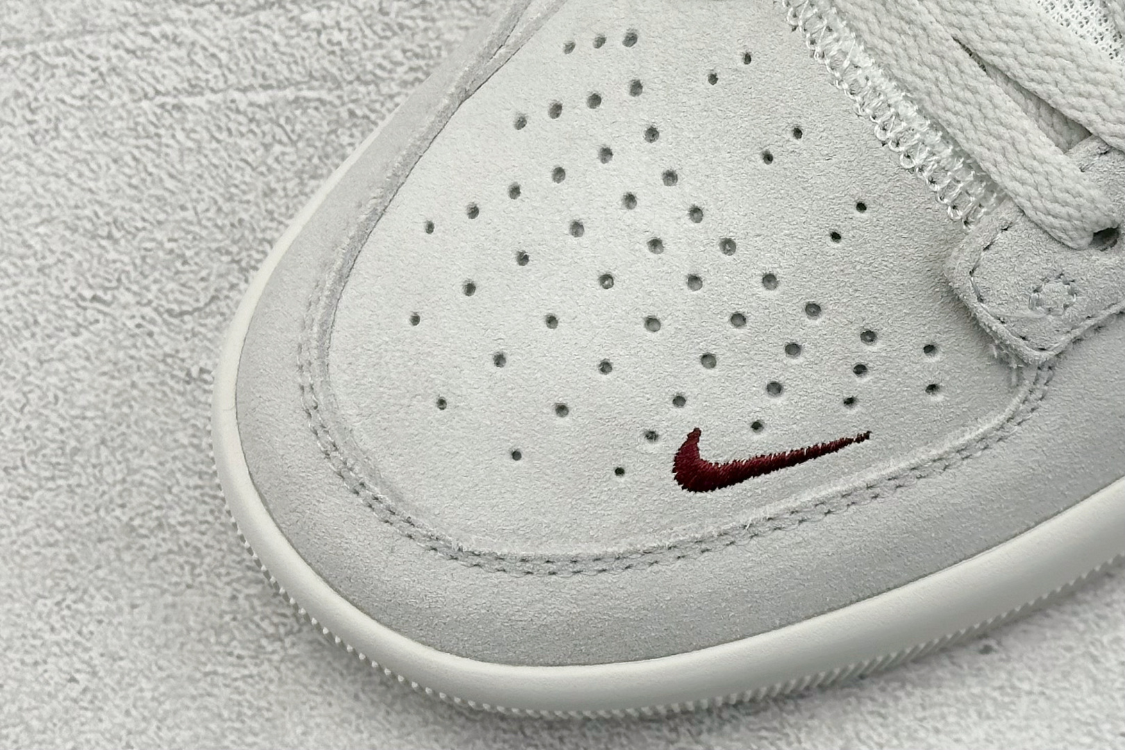  终端放店
FS版 Nike SB Force 58 硫化杯底 传统篮球风格 原楦版型
Nike SB 