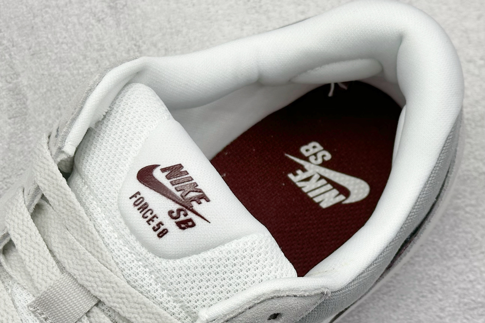  终端放店
FS版 Nike SB Force 58 硫化杯底 传统篮球风格 原楦版型
Nike SB 