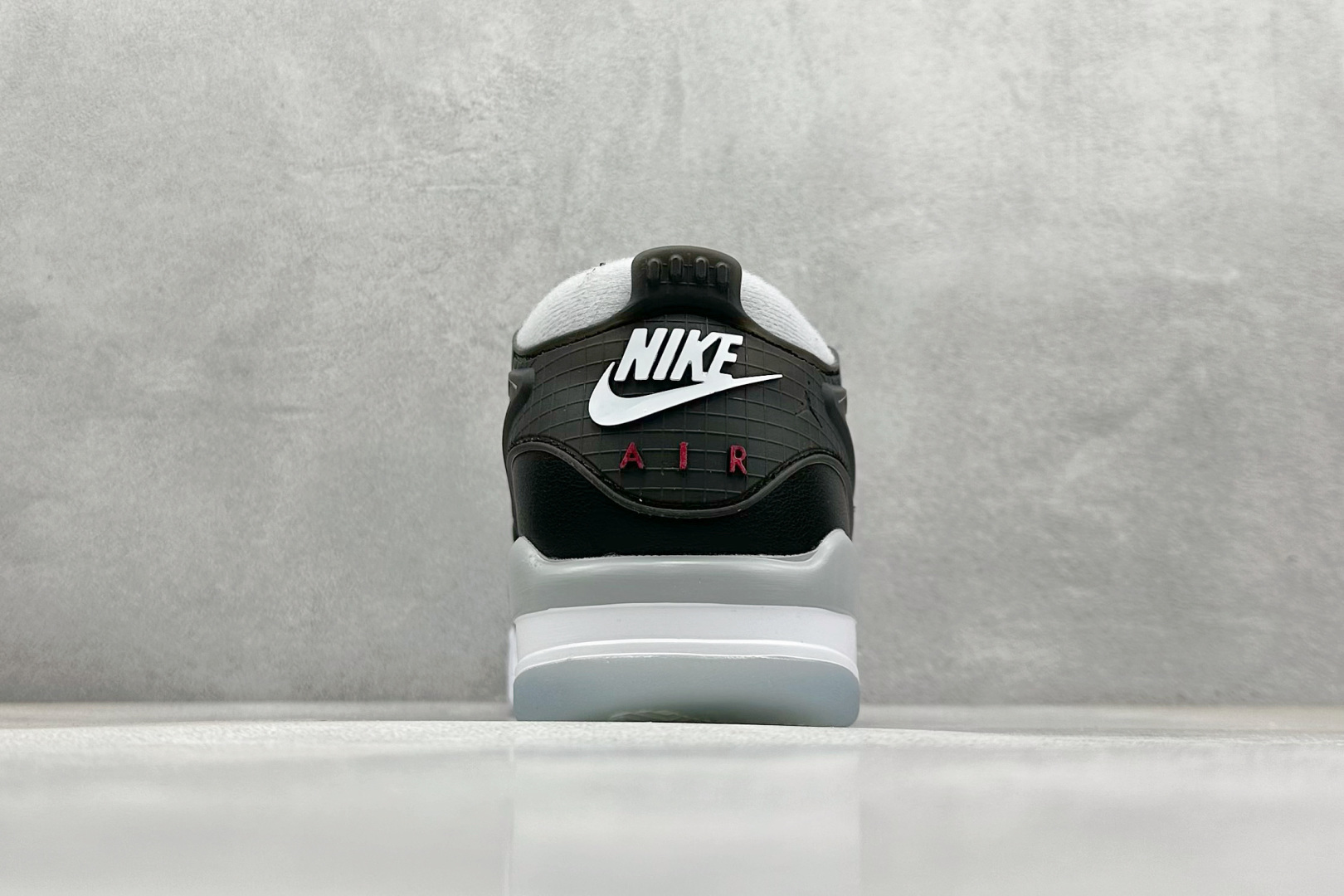 终端放店
F版 Nike Air Jordan 4 Retro RM 乔丹四代
纯原大厂出品
Air