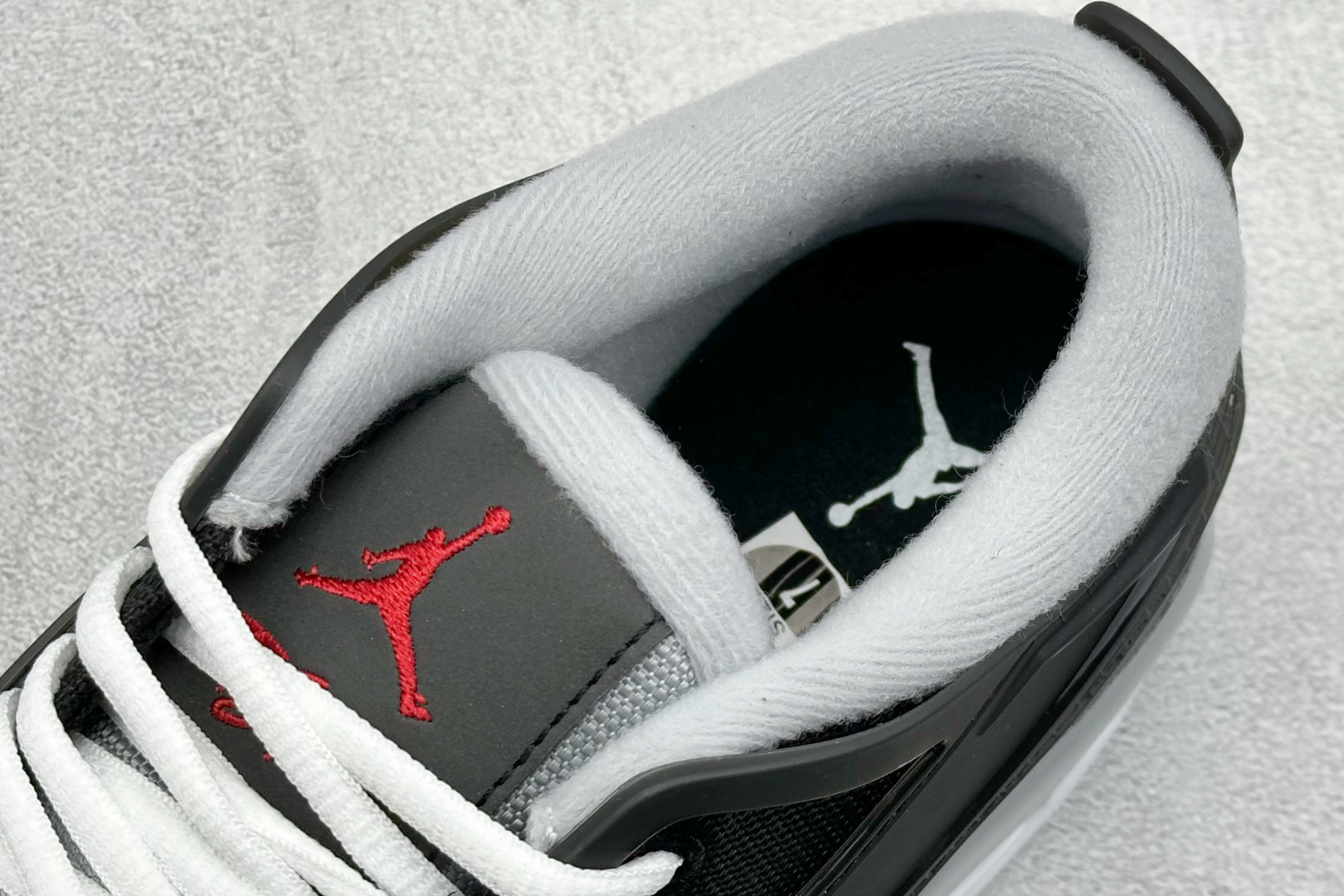 终端放店
F版 Nike Air Jordan 4 Retro RM 乔丹四代
纯原大厂出品
Air