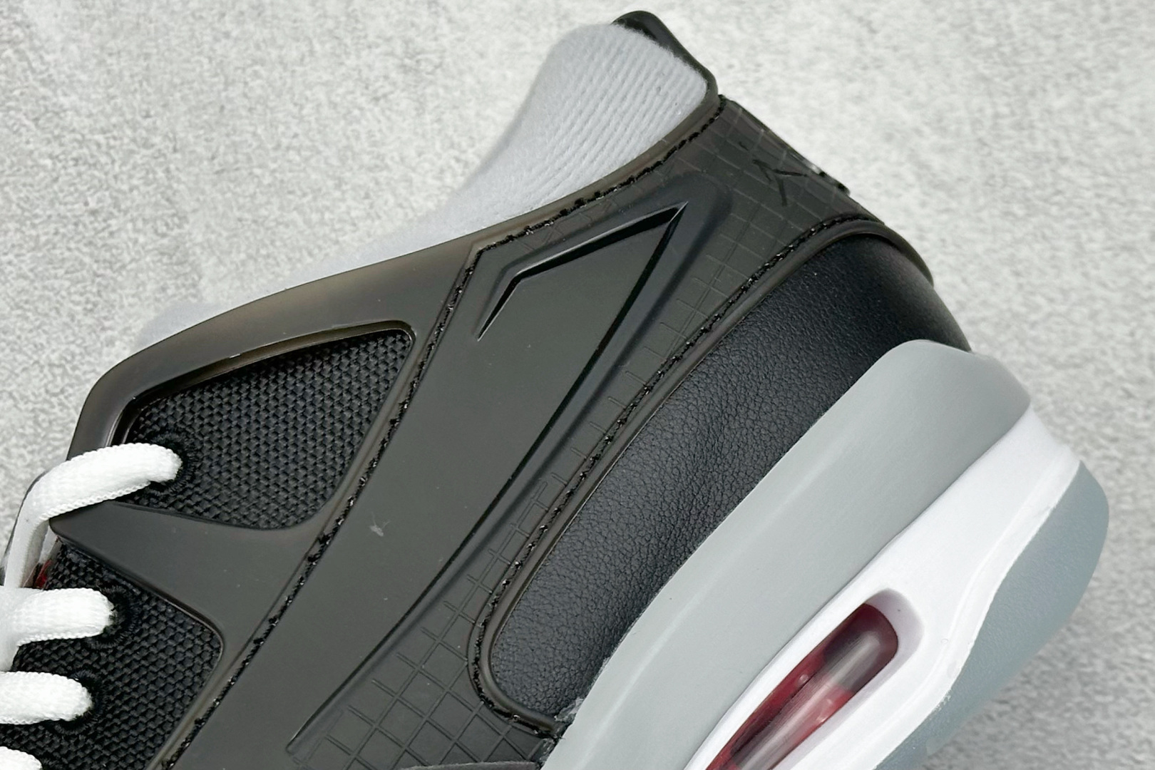 终端放店
F版 Nike Air Jordan 4 Retro RM 乔丹四代
纯原大厂出品
Air