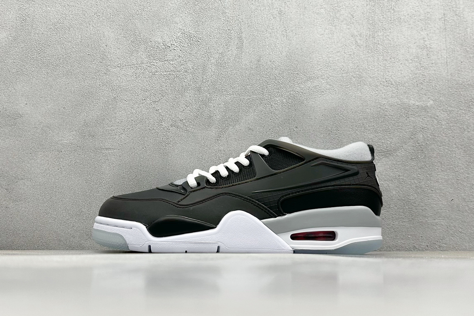 终端放店
F版 Nike Air Jordan 4 Retro RM 乔丹四代
纯原大厂出品
Air
