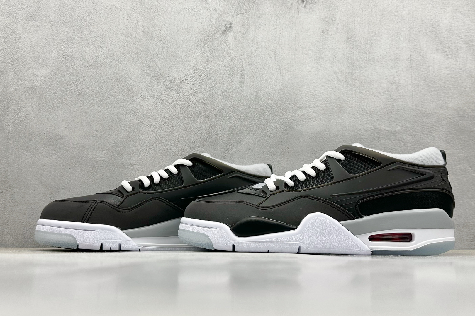 终端放店
F版 Nike Air Jordan 4 Retro RM 乔丹四代
纯原大厂出品
Air