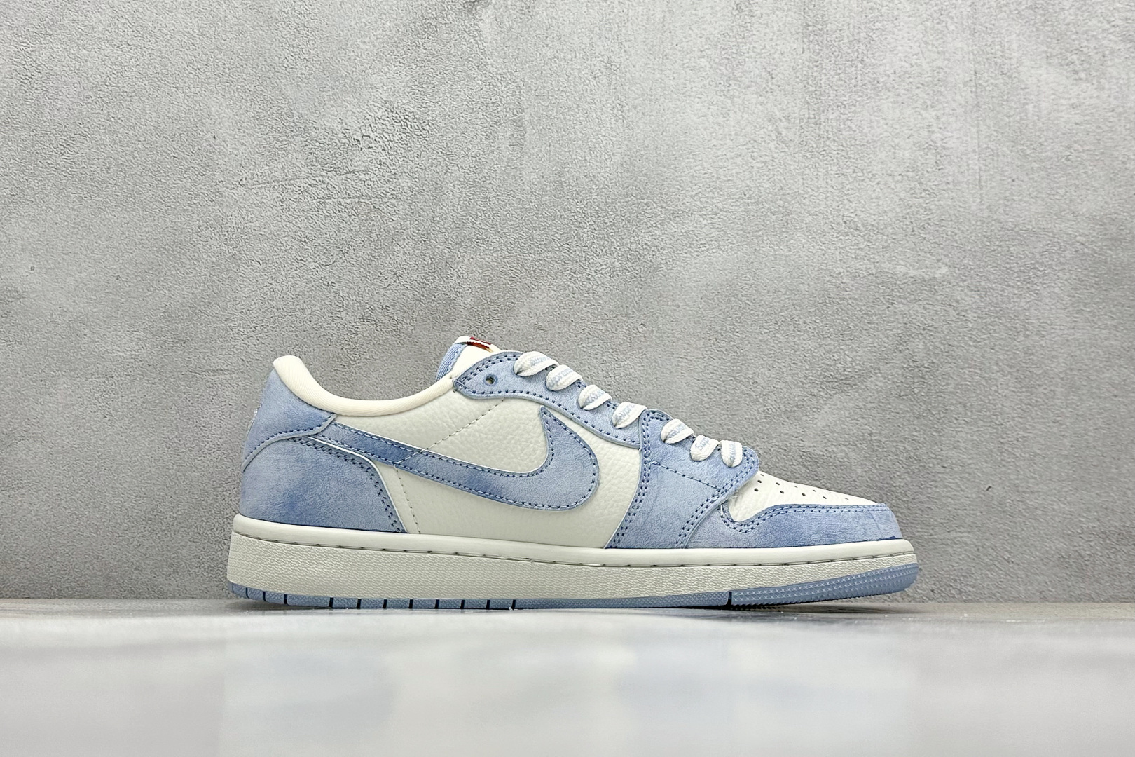 终端放店
XC版 Travis Scott x Nike Air Jordan 1 Low x Sup