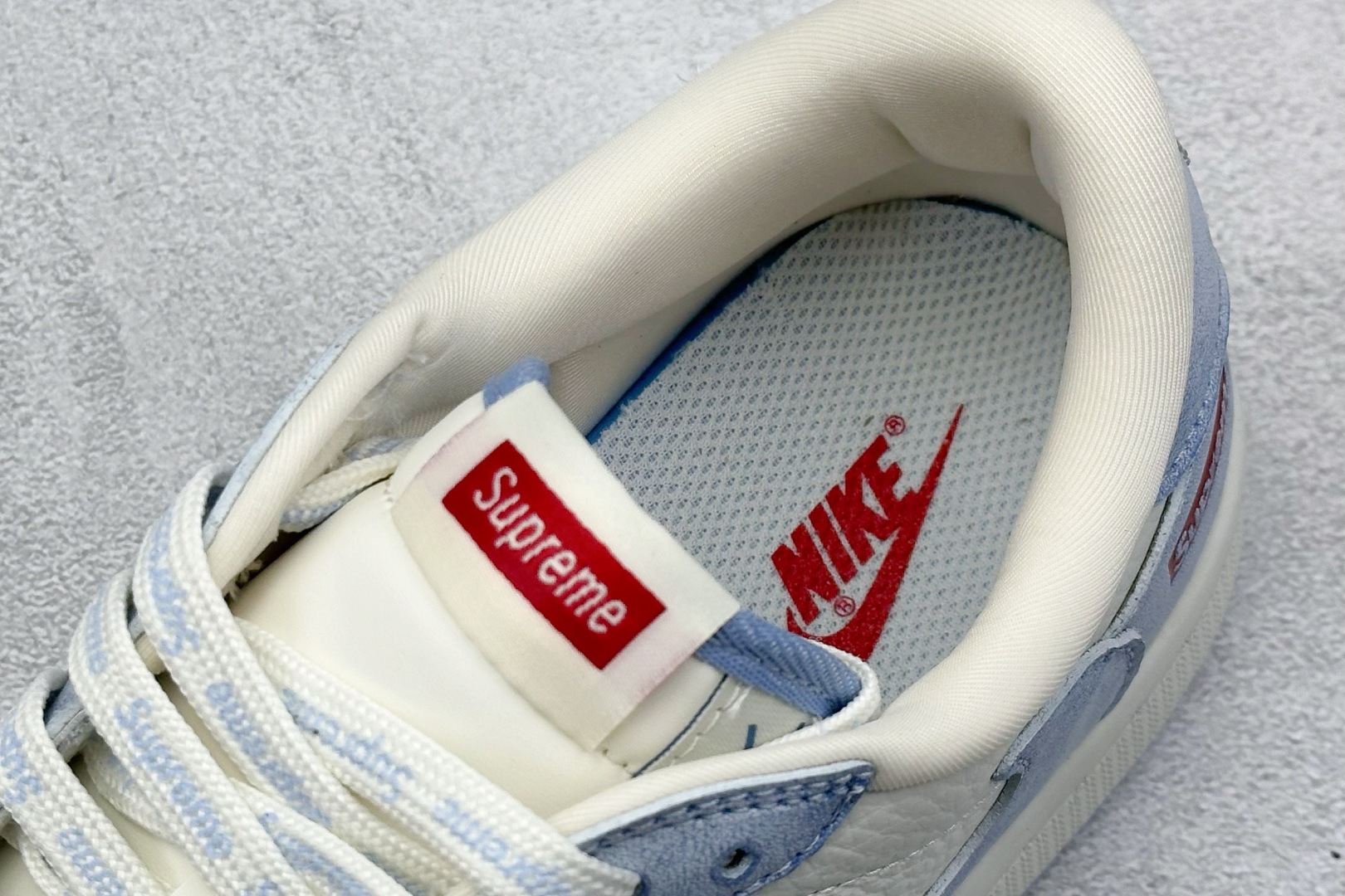 终端放店
XC版 Travis Scott x Nike Air Jordan 1 Low x Sup