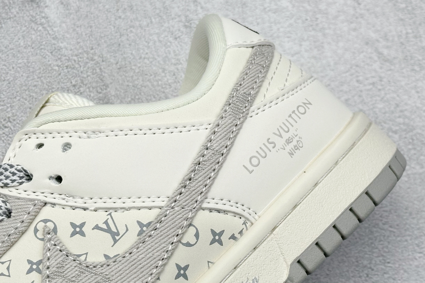  终端放店
XC版 Nk SB Dunk Low LV联名-米灰牛仔 周年高端定制 低帮休闲板鞋 
#定