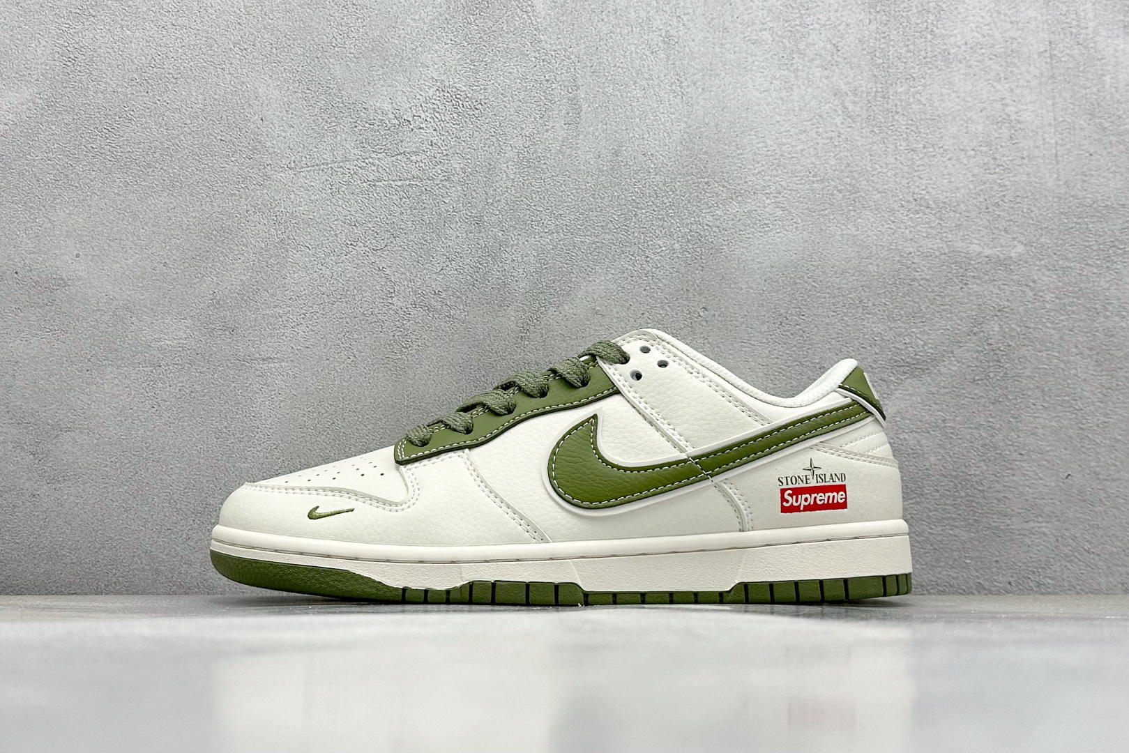  终端放店
XC版 Nk SB Dunk Low x Supreme 石头岛联名 米绿 周年高端定制 低