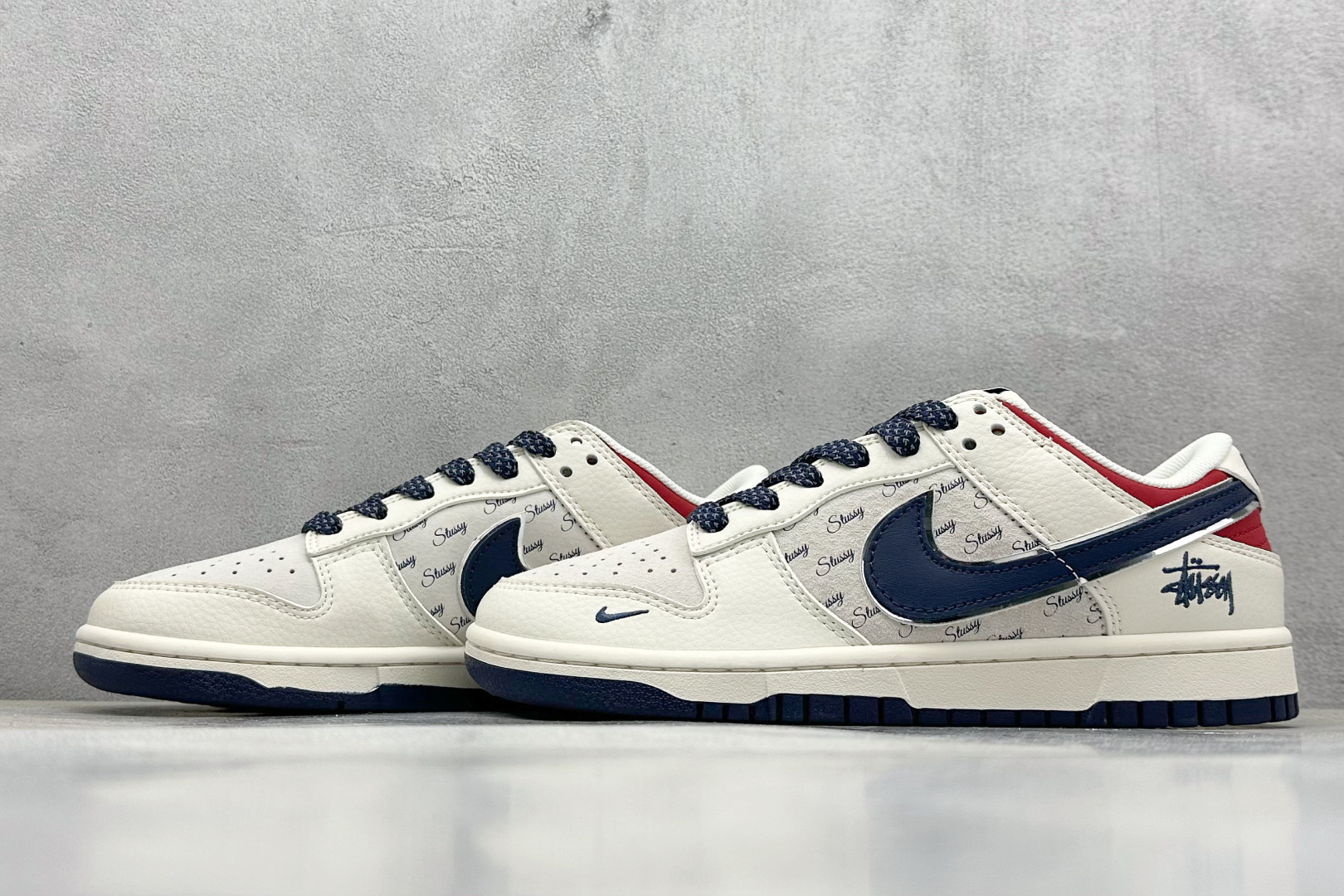  终端放店
XC版 Nike SB Dunk Low x Stussy 米蓝红小钩
纯原大厂出品 极力推